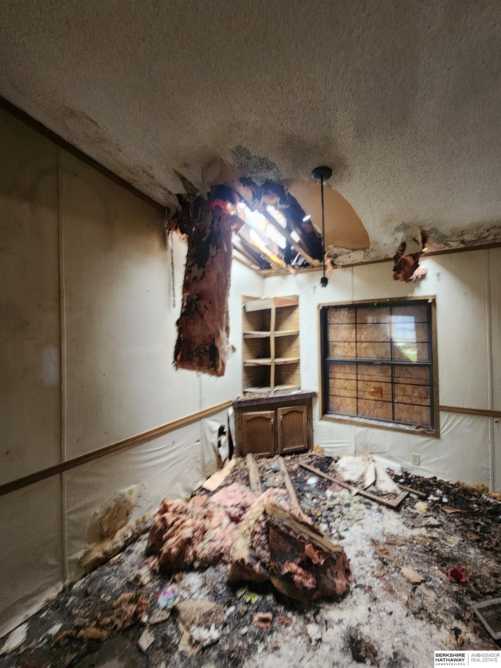 Bellevue, Nebraska 68123, United States, 3 Bedrooms Bedrooms, ,2 BathroomsBathrooms,Residential,Pending,198500