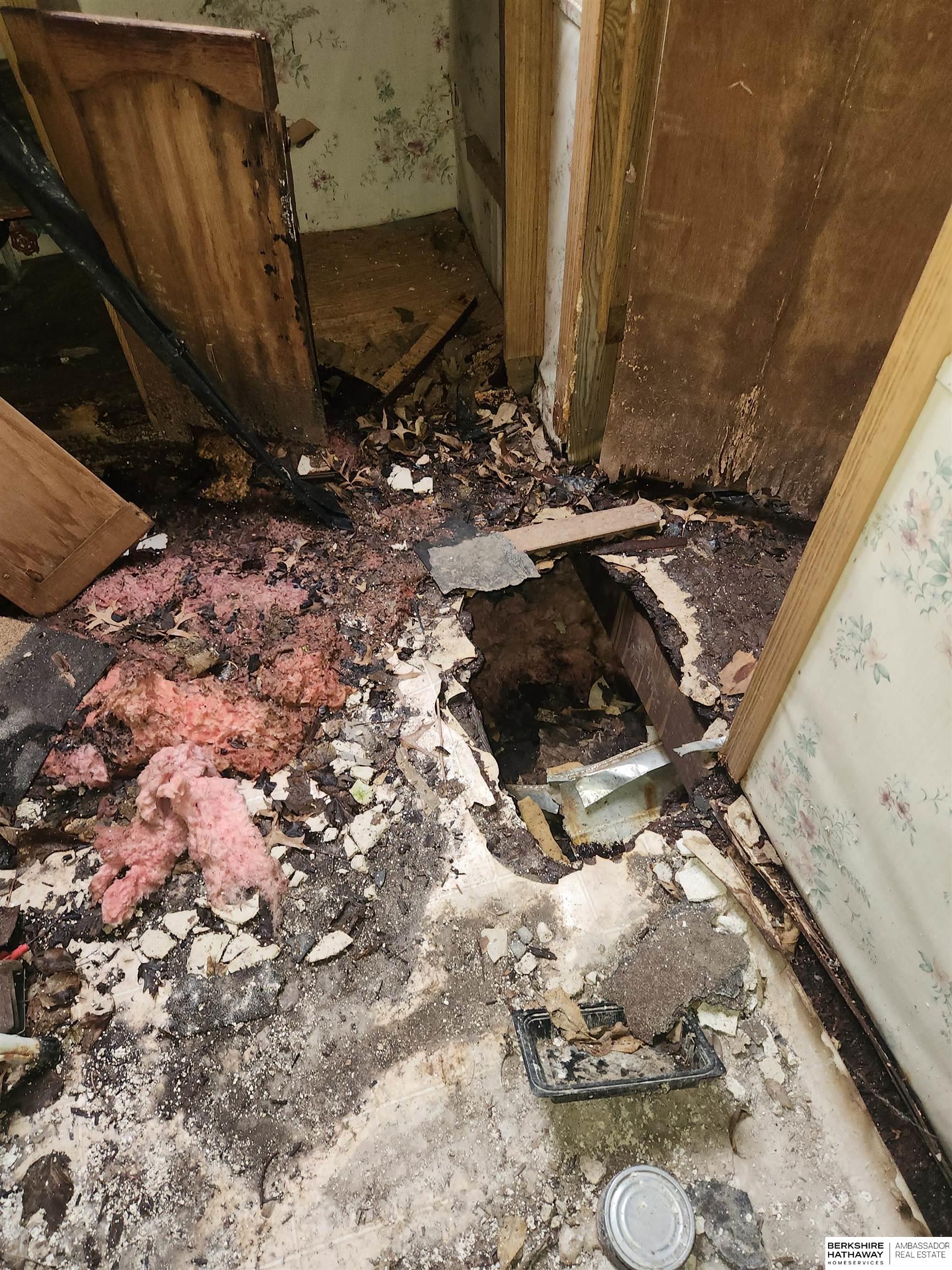 Bellevue, Nebraska 68123, United States, 3 Bedrooms Bedrooms, ,2 BathroomsBathrooms,Residential,Pending,198500