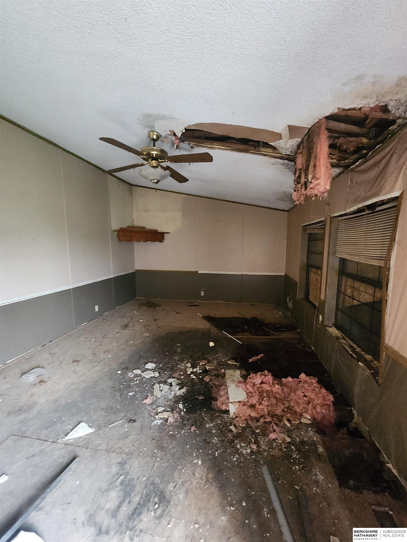 Bellevue, Nebraska 68123, United States, 3 Bedrooms Bedrooms, ,2 BathroomsBathrooms,Residential,Pending,198500