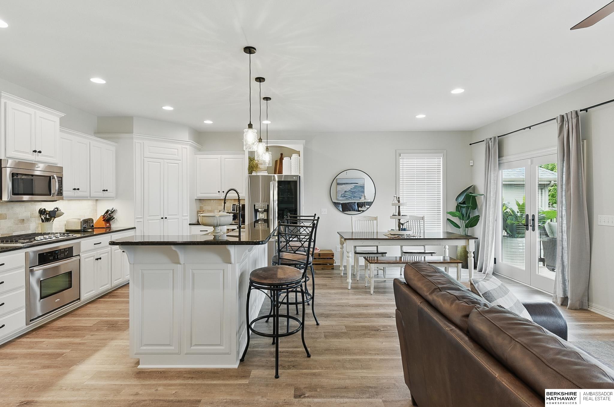 Gretna, Nebraska 68028, United States, 5 Bedrooms Bedrooms, ,3 BathroomsBathrooms,Residential,Pending,146782