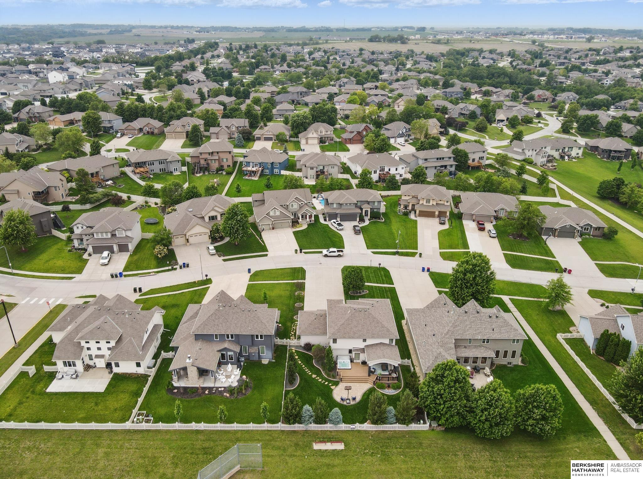 Gretna, Nebraska 68028, United States, 5 Bedrooms Bedrooms, ,3 BathroomsBathrooms,Residential,Pending,146782