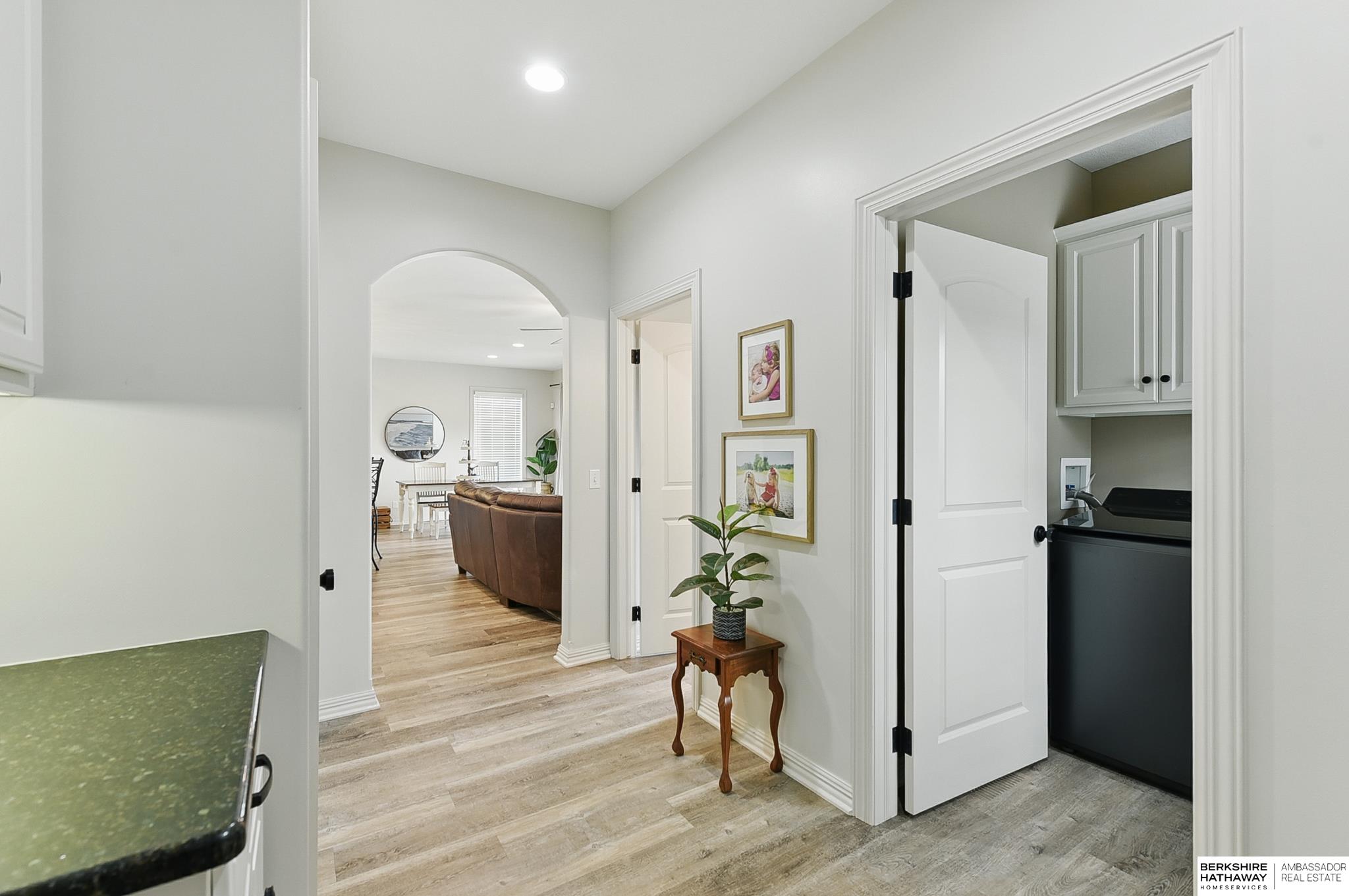 Gretna, Nebraska 68028, United States, 5 Bedrooms Bedrooms, ,3 BathroomsBathrooms,Residential,Pending,146782