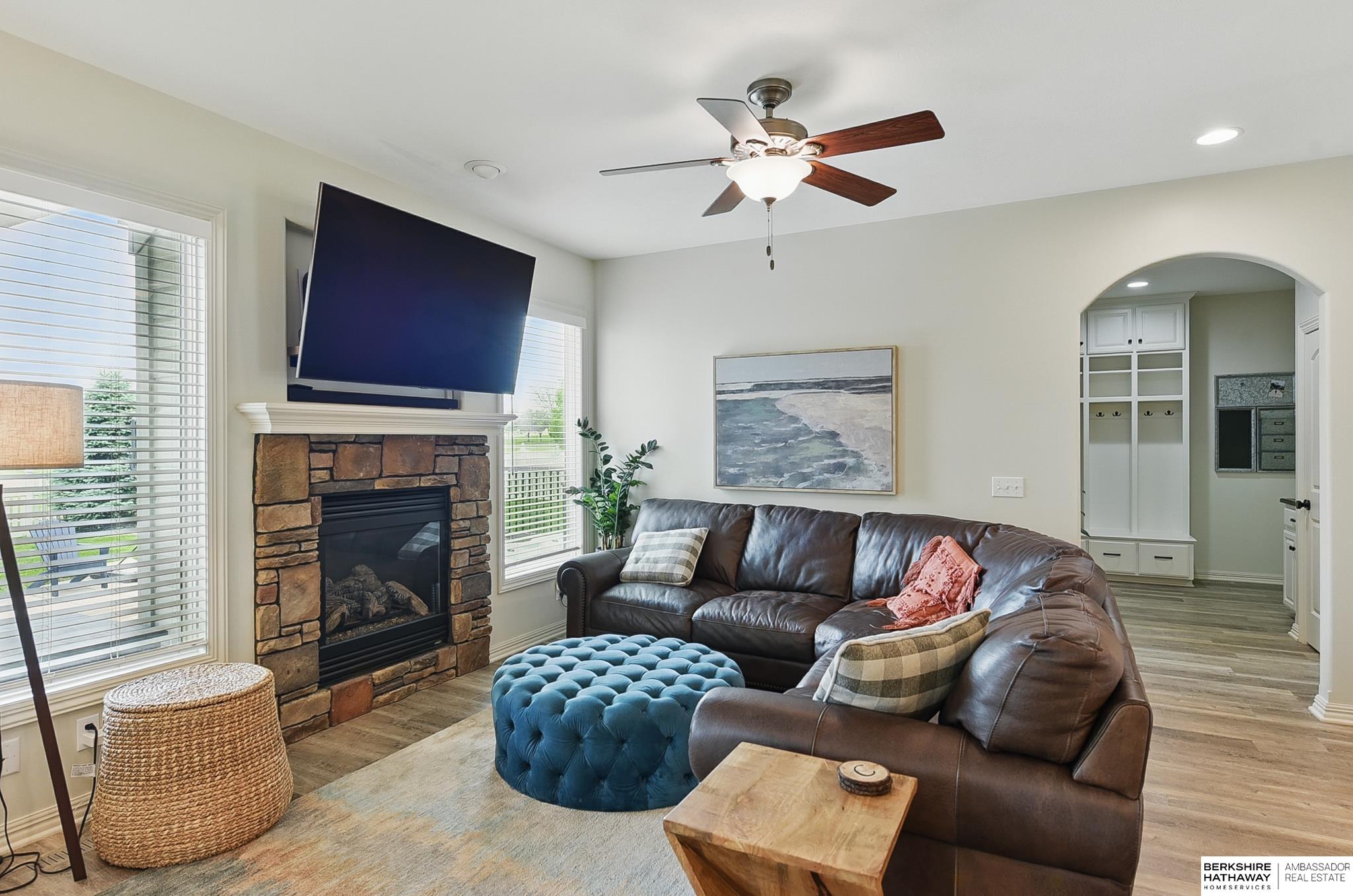 Gretna, Nebraska 68028, United States, 5 Bedrooms Bedrooms, ,3 BathroomsBathrooms,Residential,Pending,146782