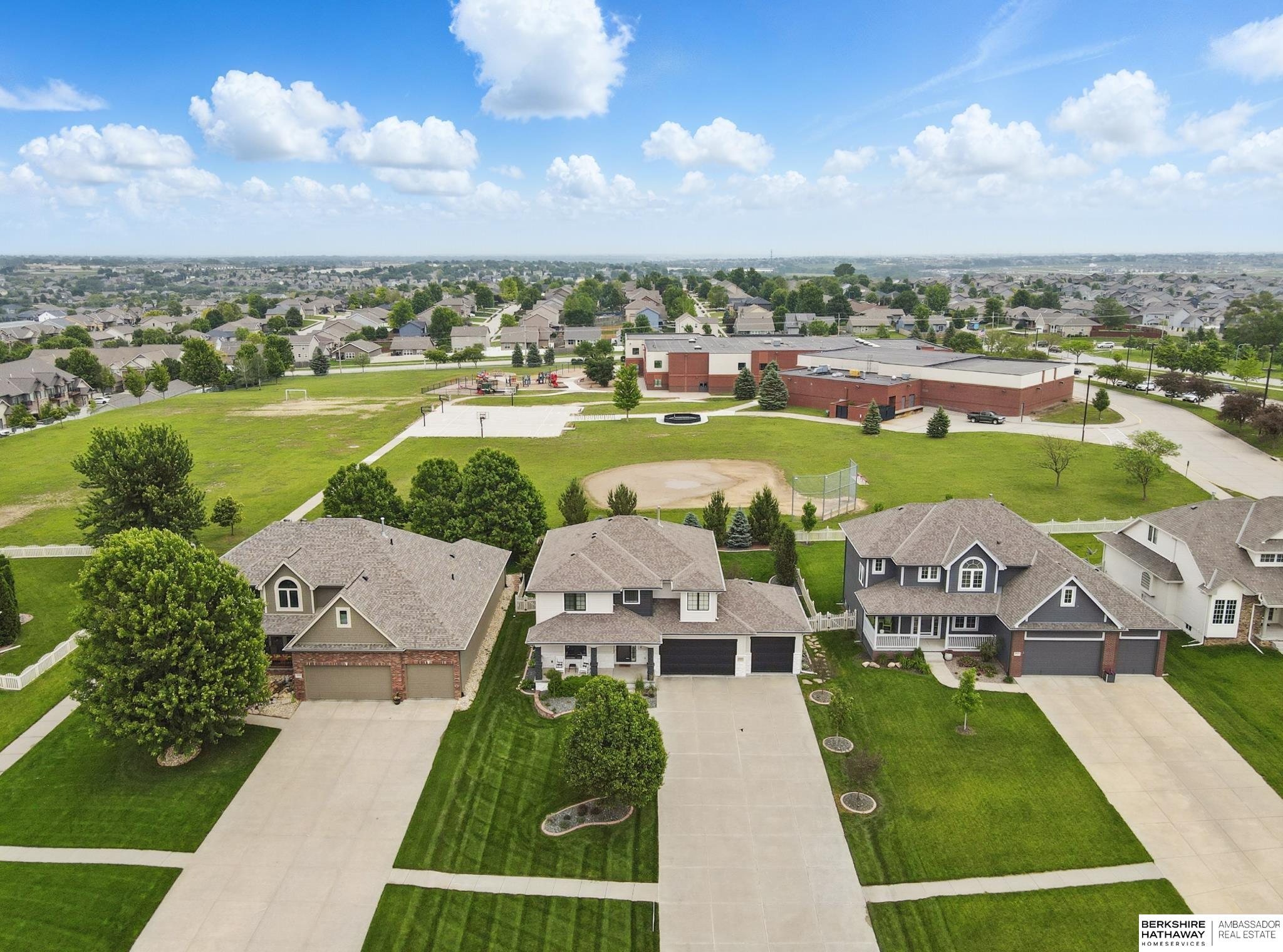 Gretna, Nebraska 68028, United States, 5 Bedrooms Bedrooms, ,3 BathroomsBathrooms,Residential,Pending,146782