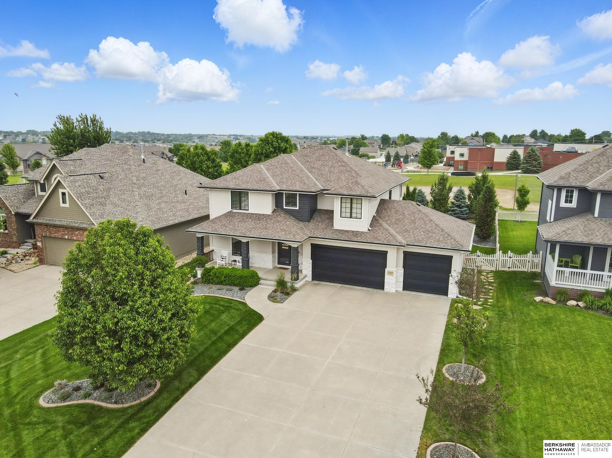 Gretna, Nebraska 68028, United States, 5 Bedrooms Bedrooms, ,3 BathroomsBathrooms,Residential,Pending,146782