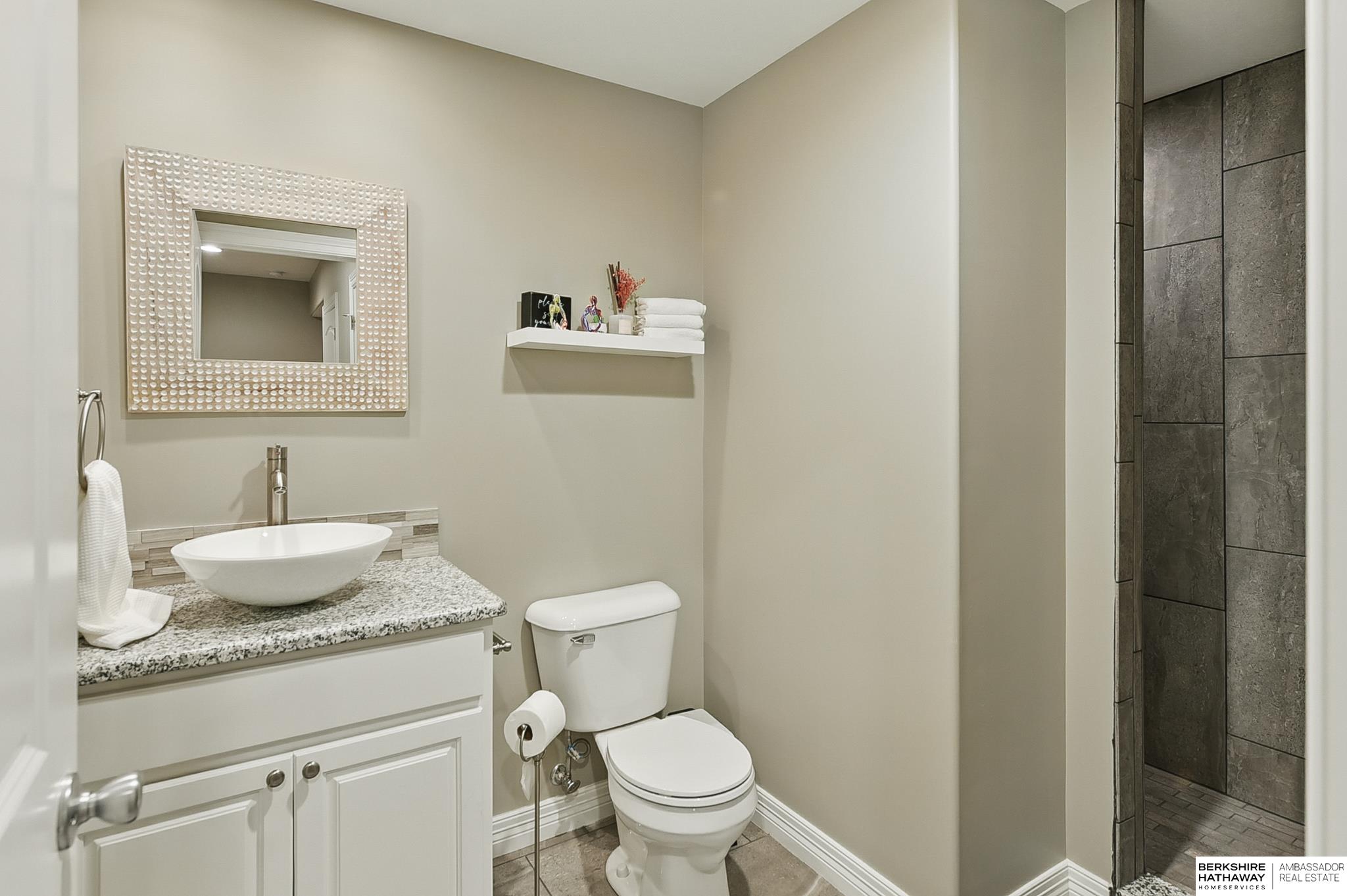 Gretna, Nebraska 68028, United States, 5 Bedrooms Bedrooms, ,3 BathroomsBathrooms,Residential,Pending,146782