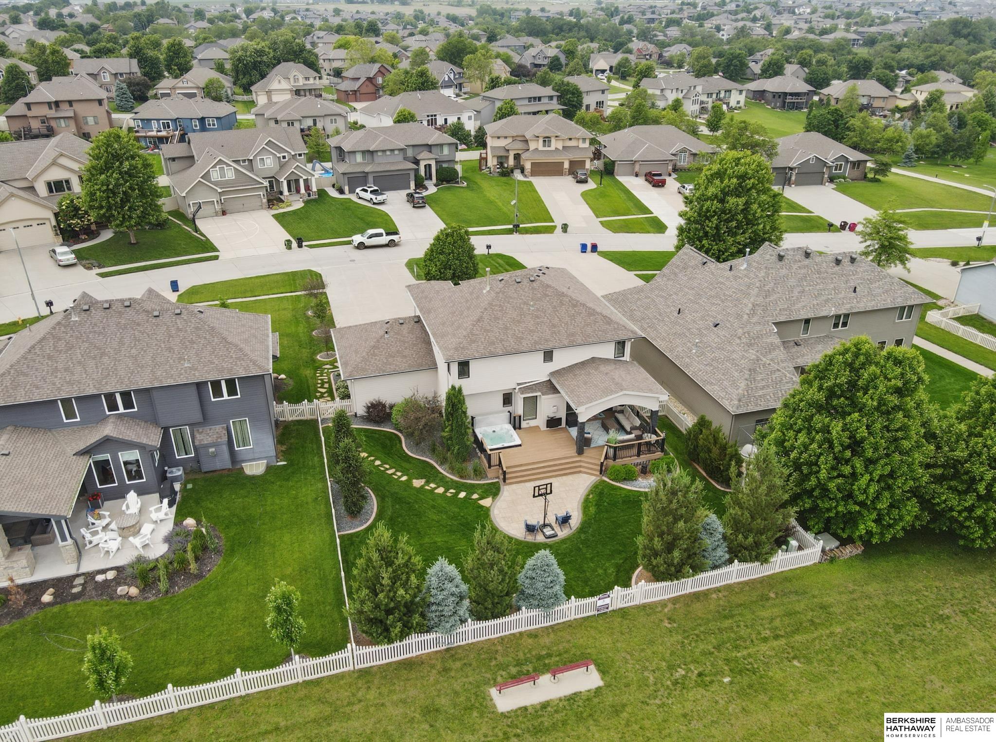 Gretna, Nebraska 68028, United States, 5 Bedrooms Bedrooms, ,3 BathroomsBathrooms,Residential,Pending,146782