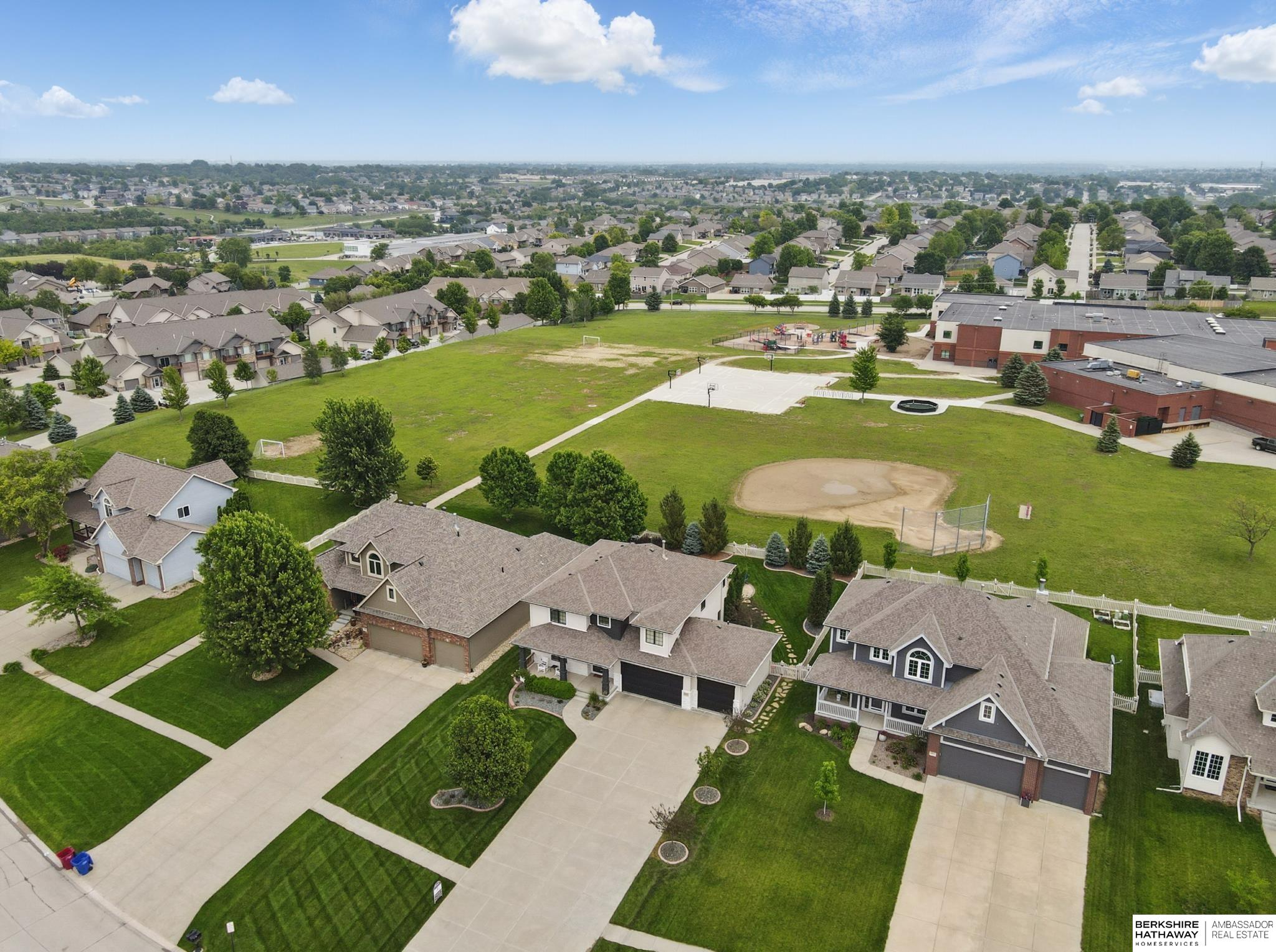 Gretna, Nebraska 68028, United States, 5 Bedrooms Bedrooms, ,3 BathroomsBathrooms,Residential,Pending,146782