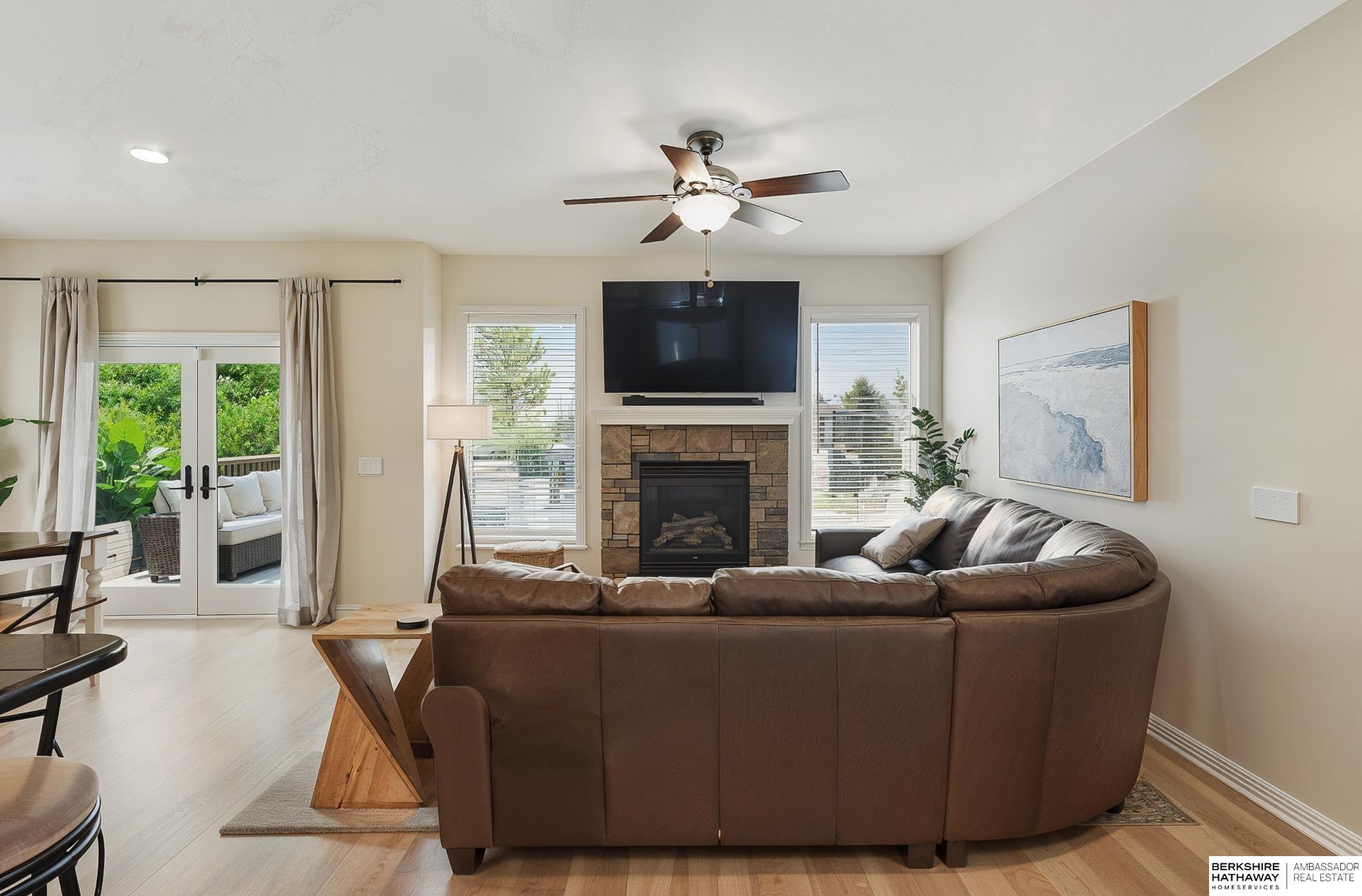 Gretna, Nebraska 68028, United States, 5 Bedrooms Bedrooms, ,3 BathroomsBathrooms,Residential,Pending,146782