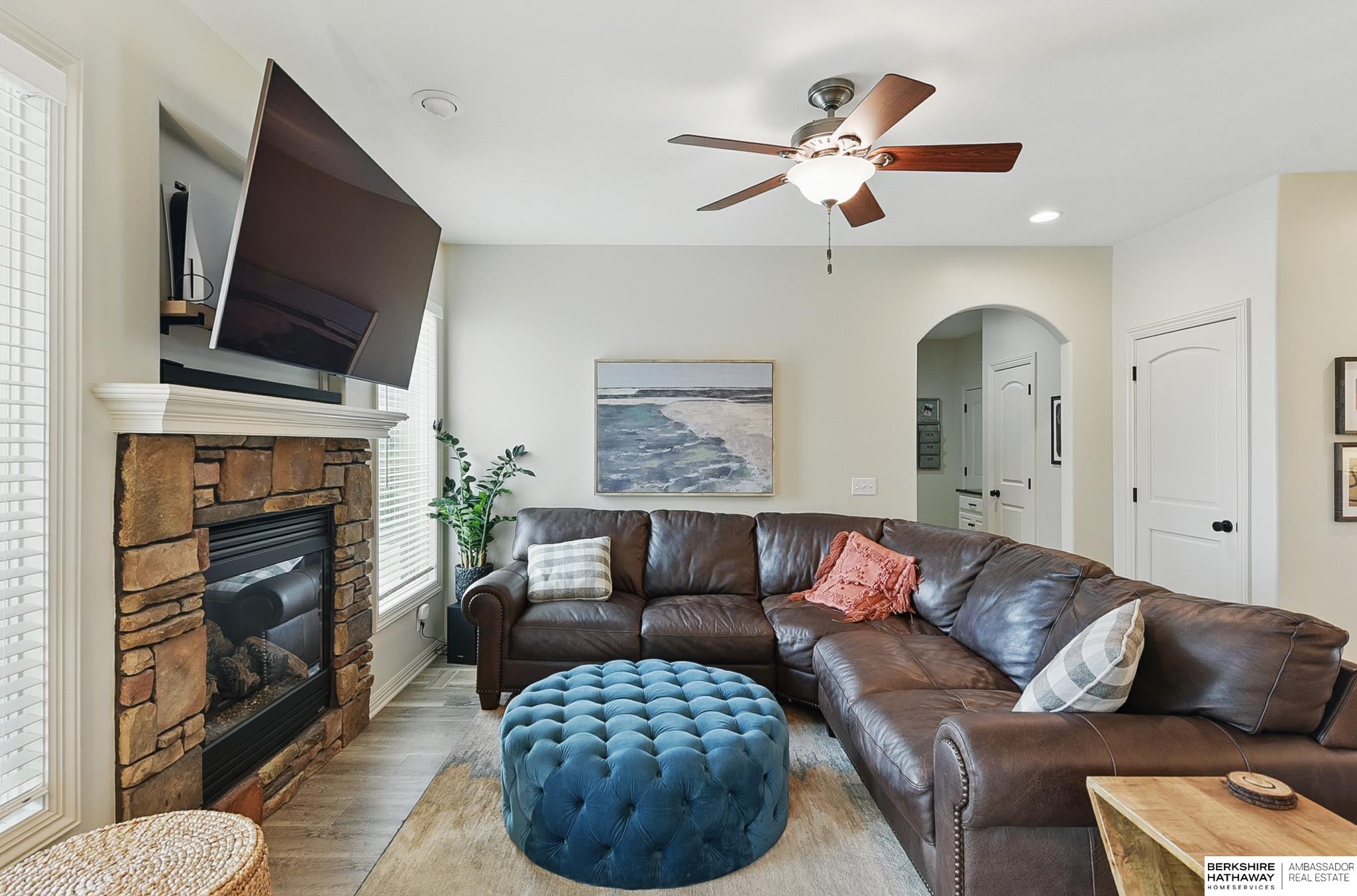 Gretna, Nebraska 68028, United States, 5 Bedrooms Bedrooms, ,3 BathroomsBathrooms,Residential,Pending,146782