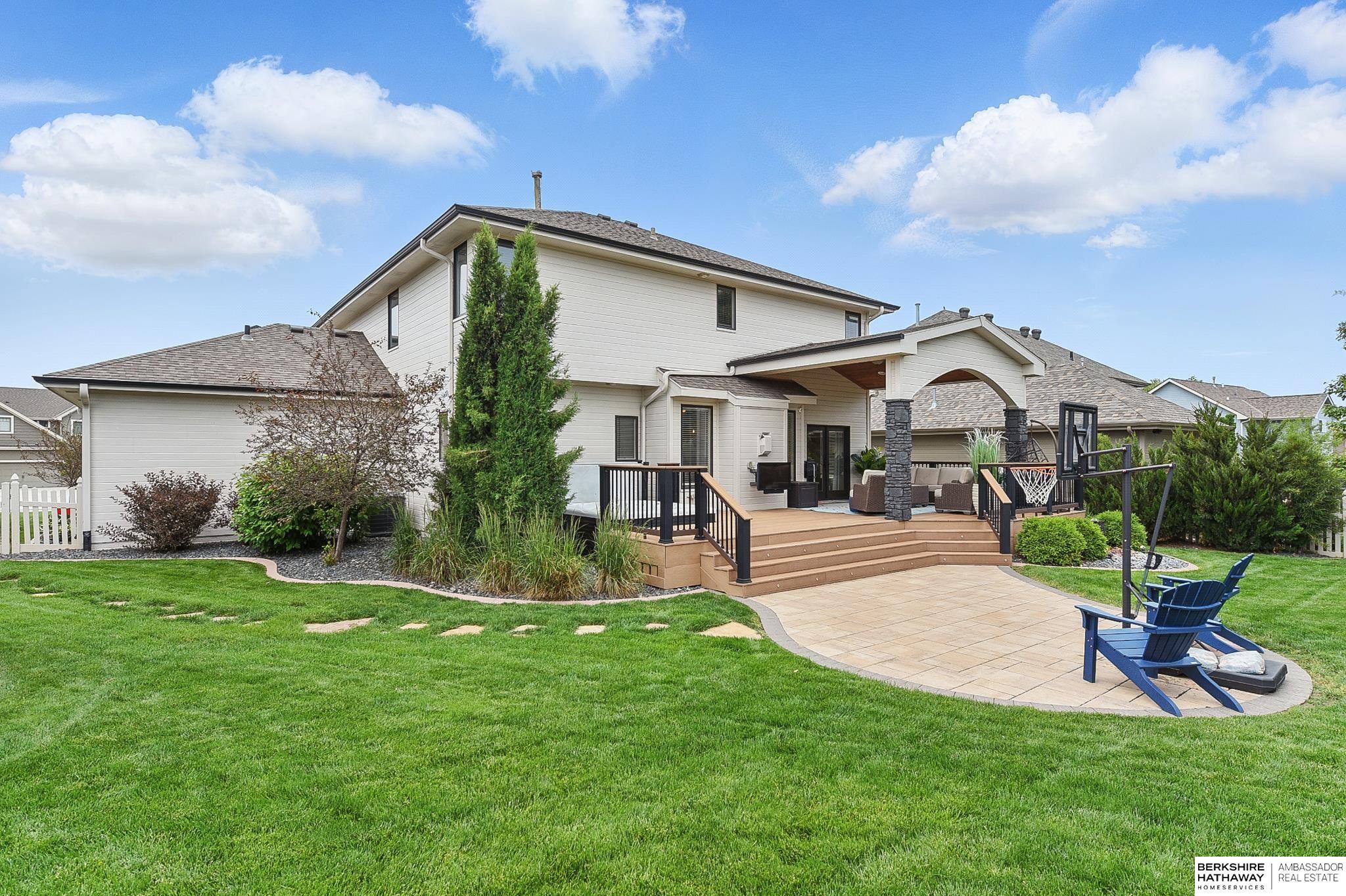 Gretna, Nebraska 68028, United States, 5 Bedrooms Bedrooms, ,3 BathroomsBathrooms,Residential,Pending,146782