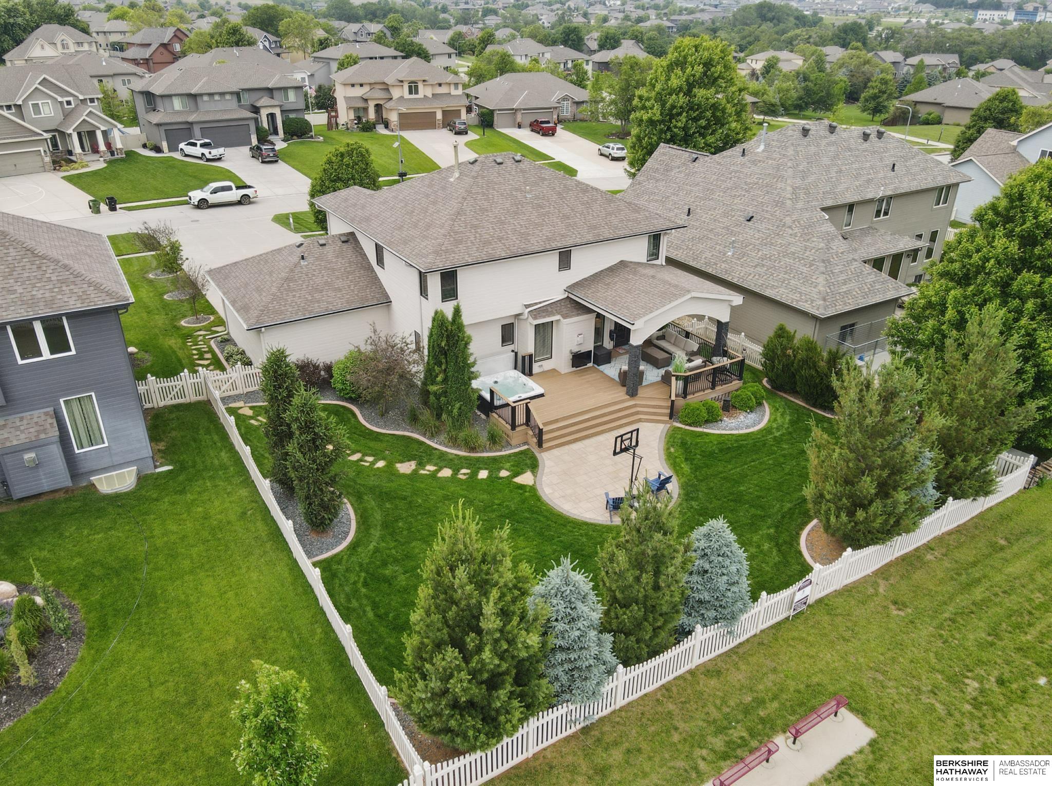 Gretna, Nebraska 68028, United States, 5 Bedrooms Bedrooms, ,3 BathroomsBathrooms,Residential,Pending,146782