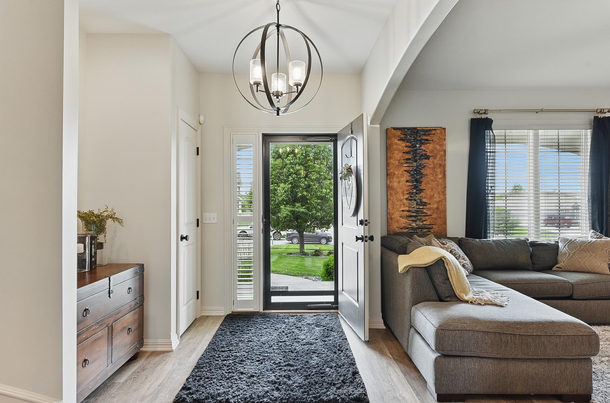 Gretna, Nebraska 68028, United States, 5 Bedrooms Bedrooms, ,3 BathroomsBathrooms,Residential,Pending,146782