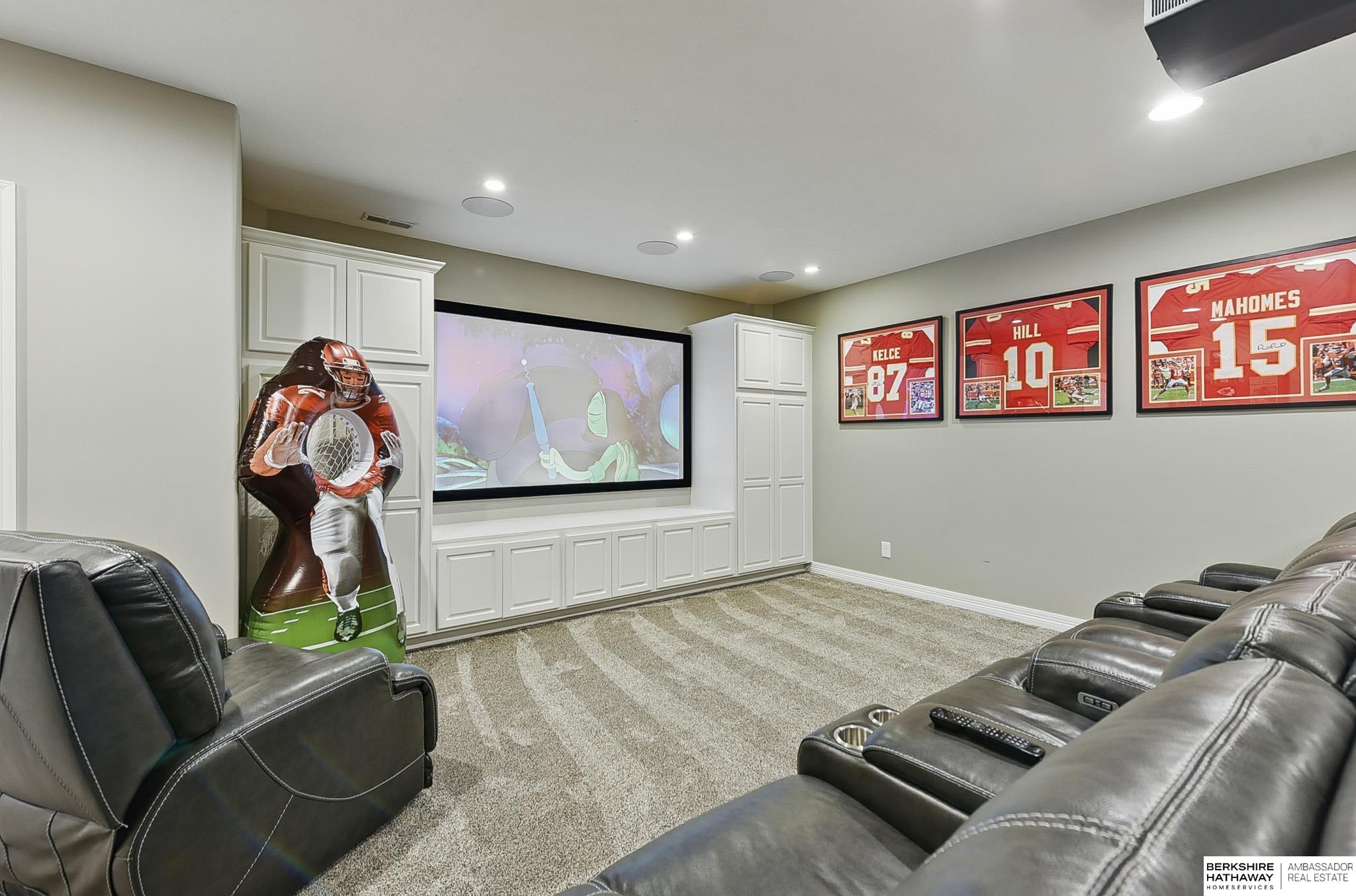 Gretna, Nebraska 68028, United States, 5 Bedrooms Bedrooms, ,3 BathroomsBathrooms,Residential,Pending,146782