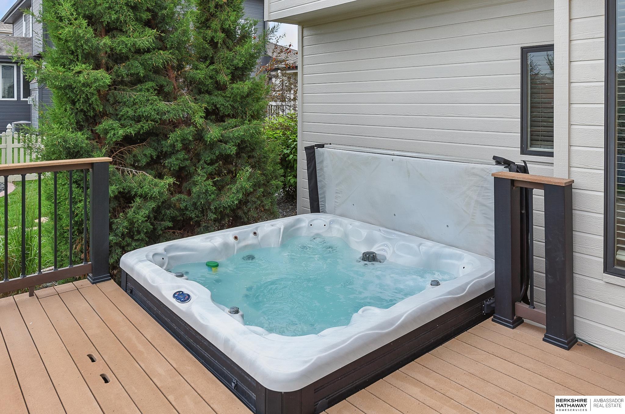 Gretna, Nebraska 68028, United States, 5 Bedrooms Bedrooms, ,3 BathroomsBathrooms,Residential,Pending,146782