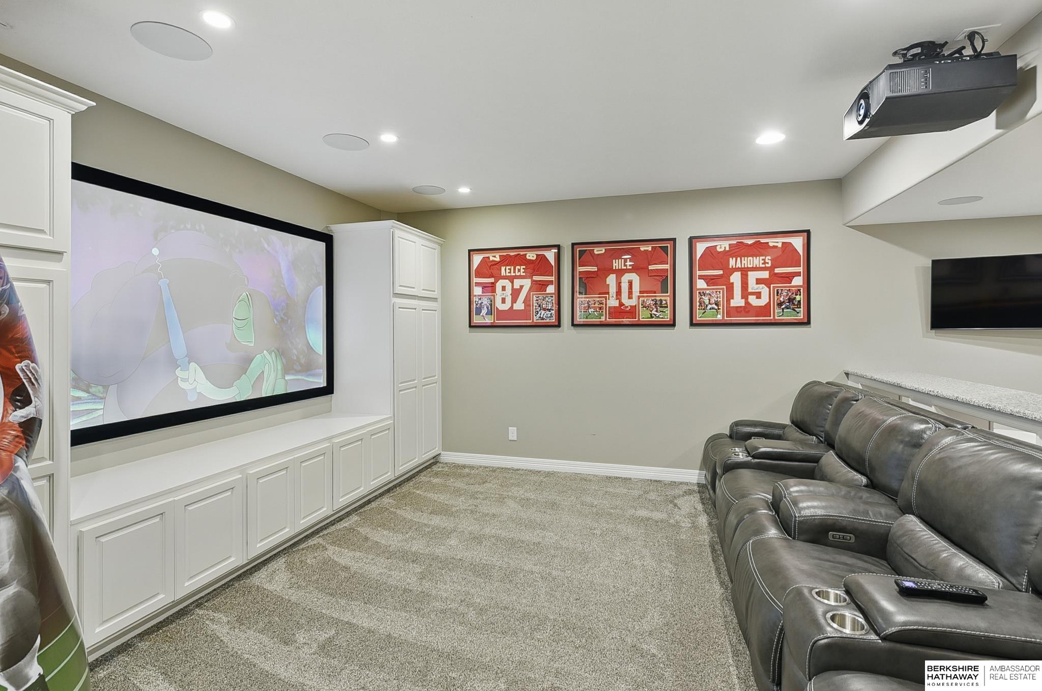 Gretna, Nebraska 68028, United States, 5 Bedrooms Bedrooms, ,3 BathroomsBathrooms,Residential,Pending,146782