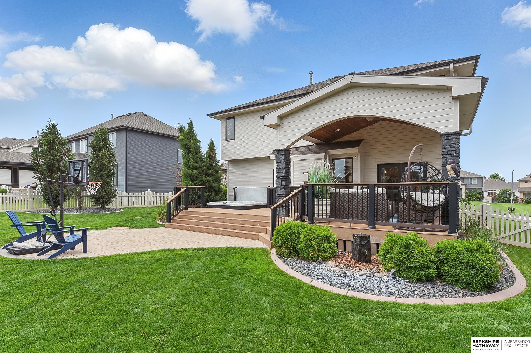 Gretna, Nebraska 68028, United States, 5 Bedrooms Bedrooms, ,3 BathroomsBathrooms,Residential,Pending,146782