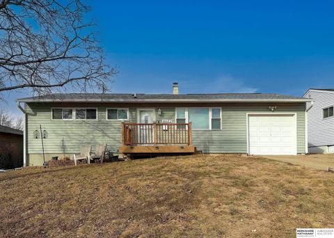 Photo of 4622 Hascall Street, Omaha, NE 68106 (MLS # 22602948)