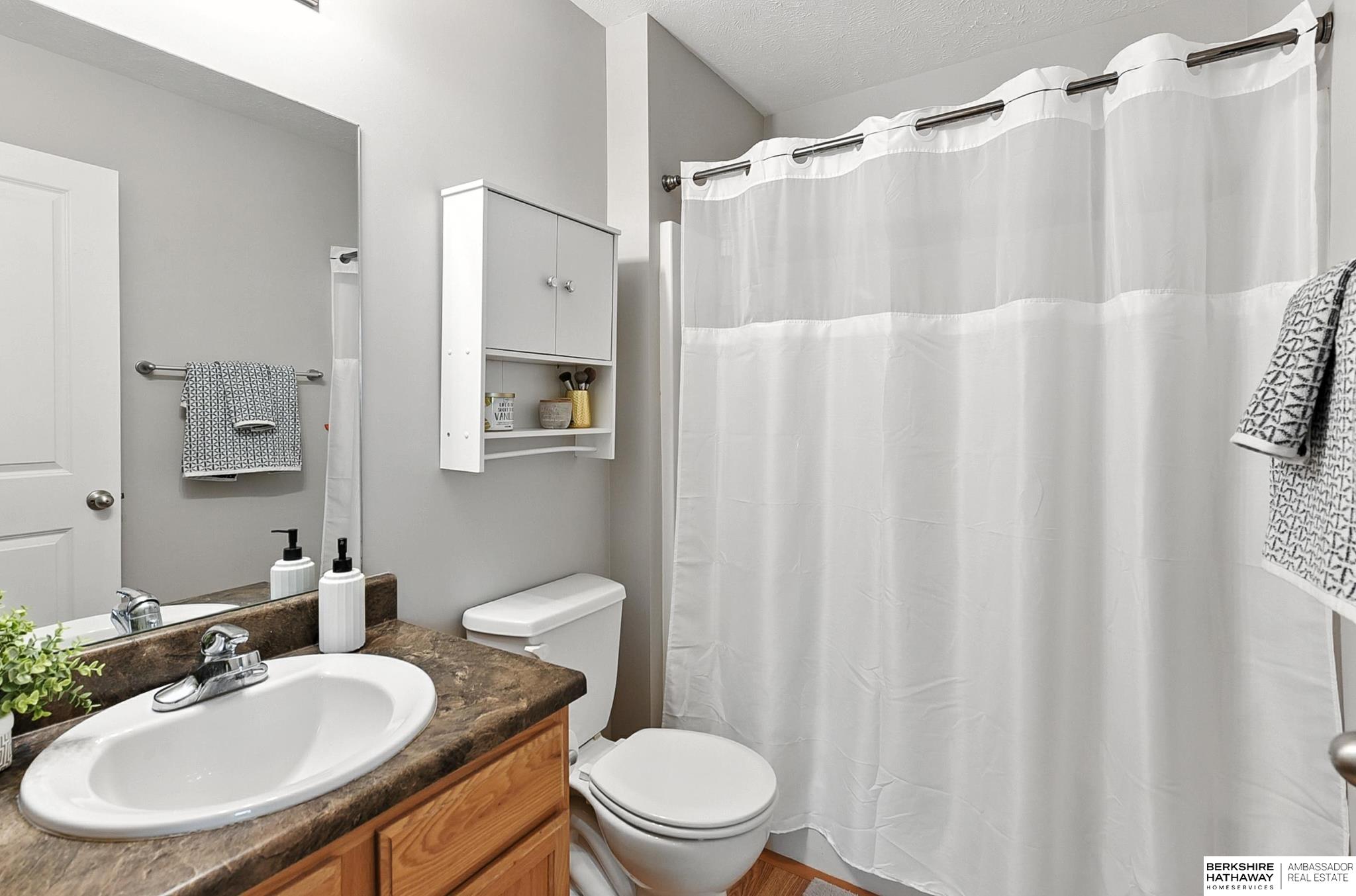 Bennington, Nebraska 68007, United States, 2 Bedrooms Bedrooms, ,3 BathroomsBathrooms,Residential,Active,183614