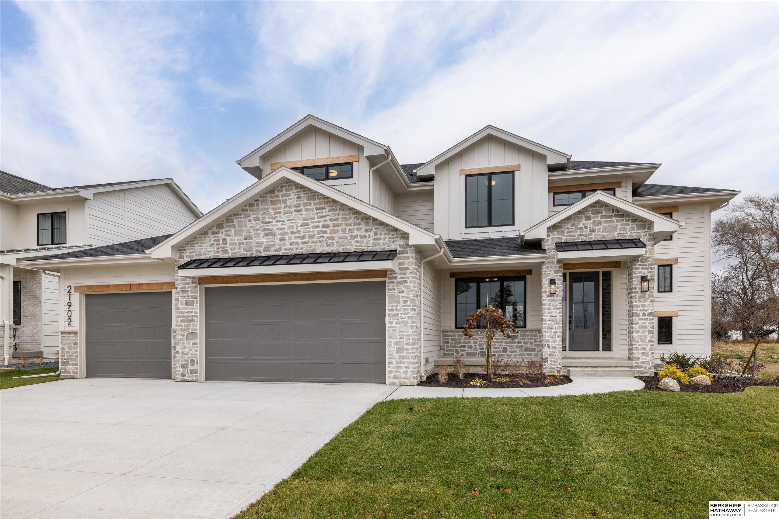 Elkhorn, Nebraska 68022, United States, 5 Bedrooms Bedrooms, ,3 BathroomsBathrooms,Residential,Active,247396