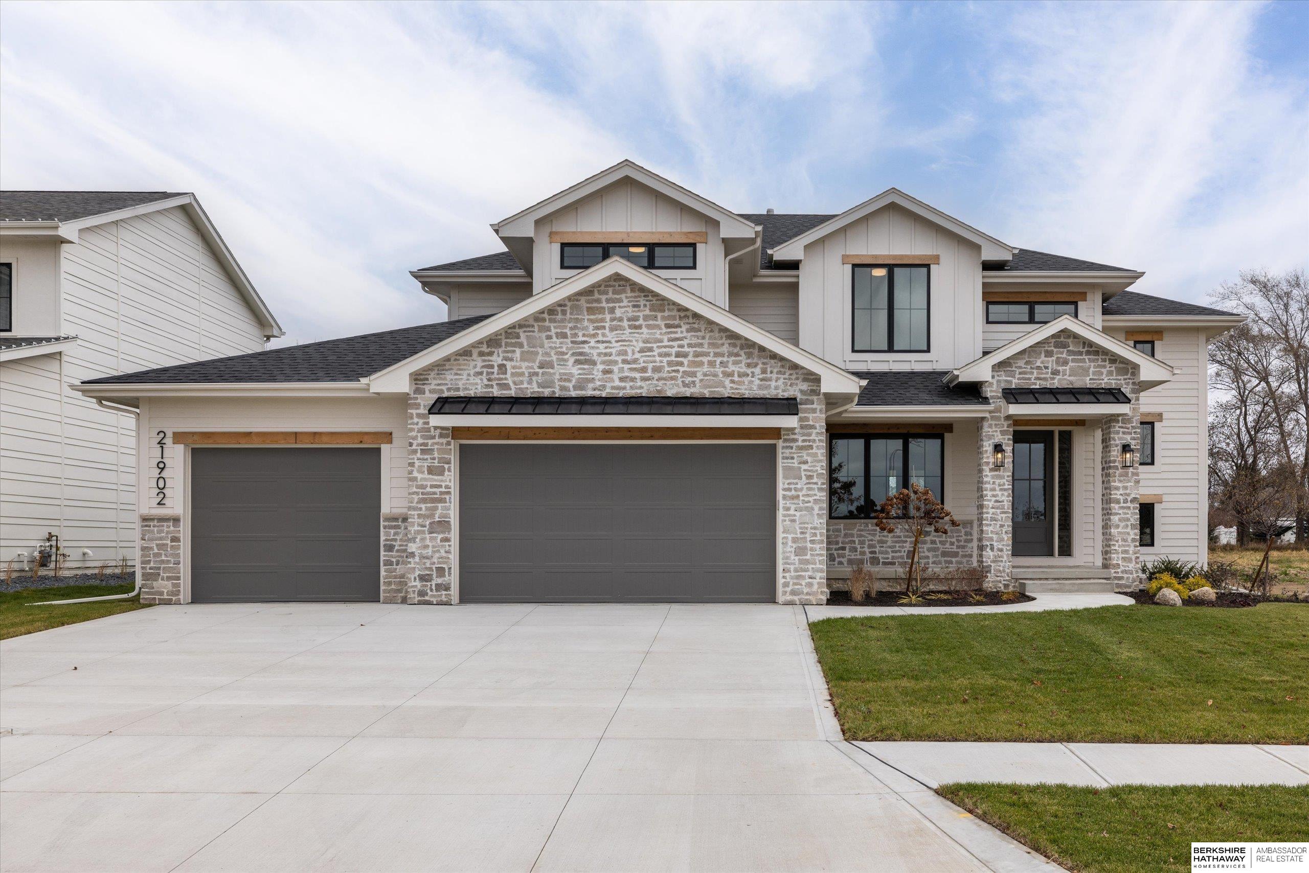 Elkhorn, Nebraska 68022, United States, 5 Bedrooms Bedrooms, ,3 BathroomsBathrooms,Residential,Active,247396