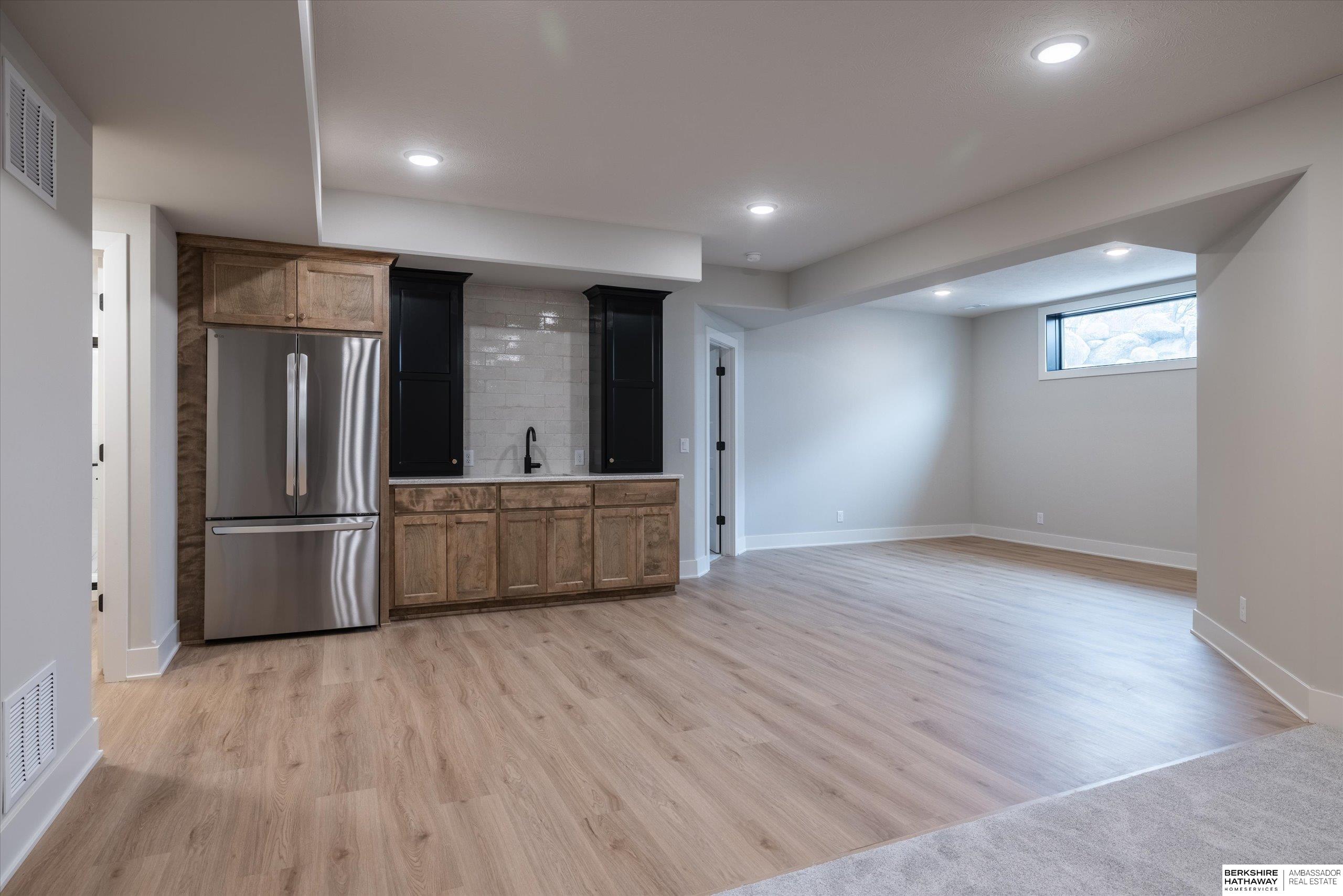 Elkhorn, Nebraska 68022, United States, 5 Bedrooms Bedrooms, ,3 BathroomsBathrooms,Residential,Active,247396