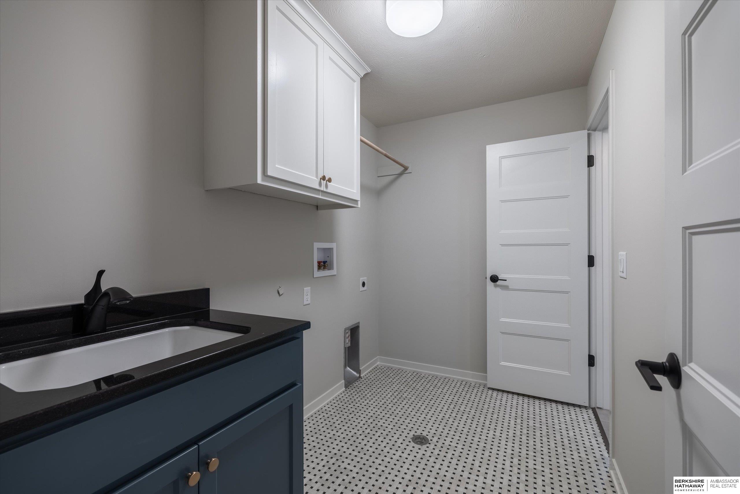 Elkhorn, Nebraska 68022, United States, 5 Bedrooms Bedrooms, ,3 BathroomsBathrooms,Residential,Active,247396