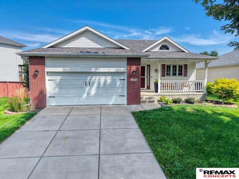 Photo of 1636 Blackhawk Drive, Lincoln, NE 68521 (MLS # 22624560)