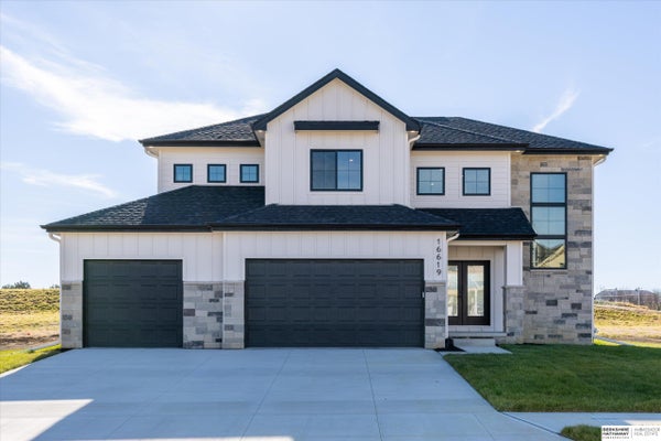 21910 HAMPTON DR, GRETNA, NE 68028 - Image 38cf7e8bc9089da87c332d077fafba8f/1831717560