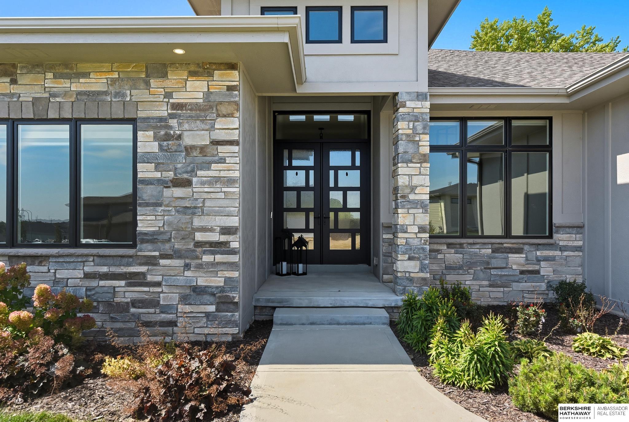 Elkhorn, Nebraska 68022, United States, 4 Bedrooms Bedrooms, ,3 BathroomsBathrooms,Residential,Pending,209250