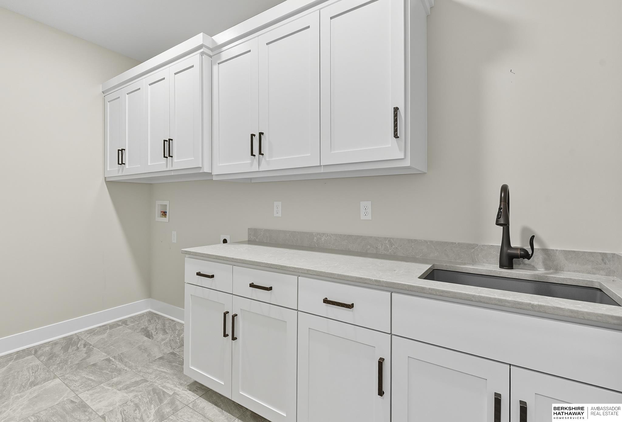 Elkhorn, Nebraska 68022, United States, 4 Bedrooms Bedrooms, ,3 BathroomsBathrooms,Residential,Pending,209250