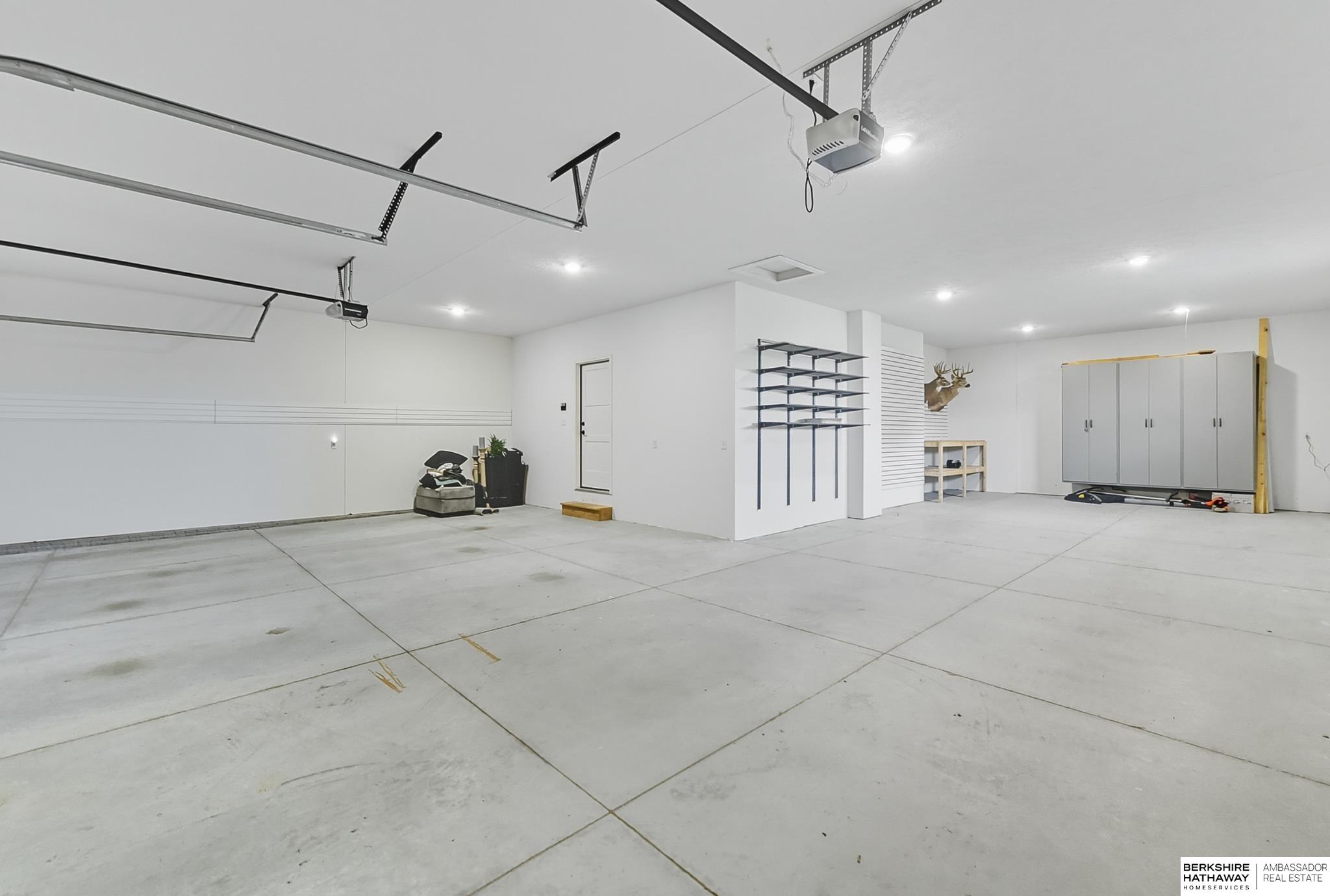 Elkhorn, Nebraska 68022, United States, 4 Bedrooms Bedrooms, ,3 BathroomsBathrooms,Residential,Pending,209250