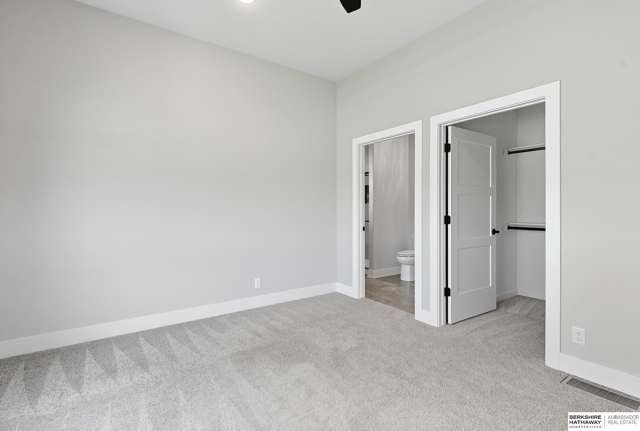 Elkhorn, Nebraska 68022, United States, 4 Bedrooms Bedrooms, ,3 BathroomsBathrooms,Residential,Pending,209250