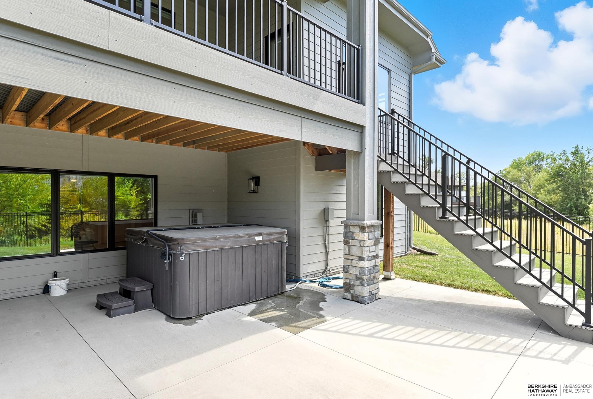 Elkhorn, Nebraska 68022, United States, 4 Bedrooms Bedrooms, ,3 BathroomsBathrooms,Residential,Pending,209250