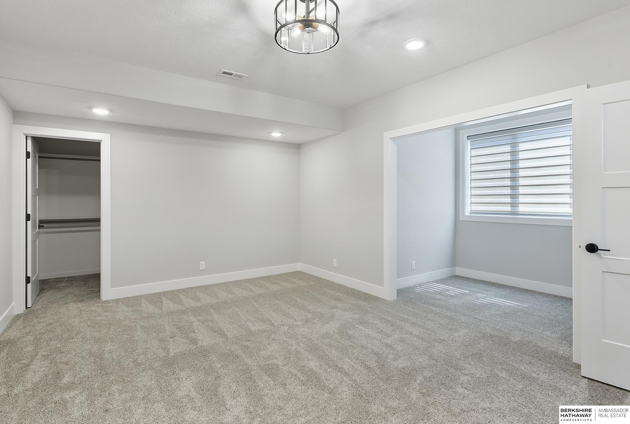 Elkhorn, Nebraska 68022, United States, 4 Bedrooms Bedrooms, ,3 BathroomsBathrooms,Residential,Pending,209250