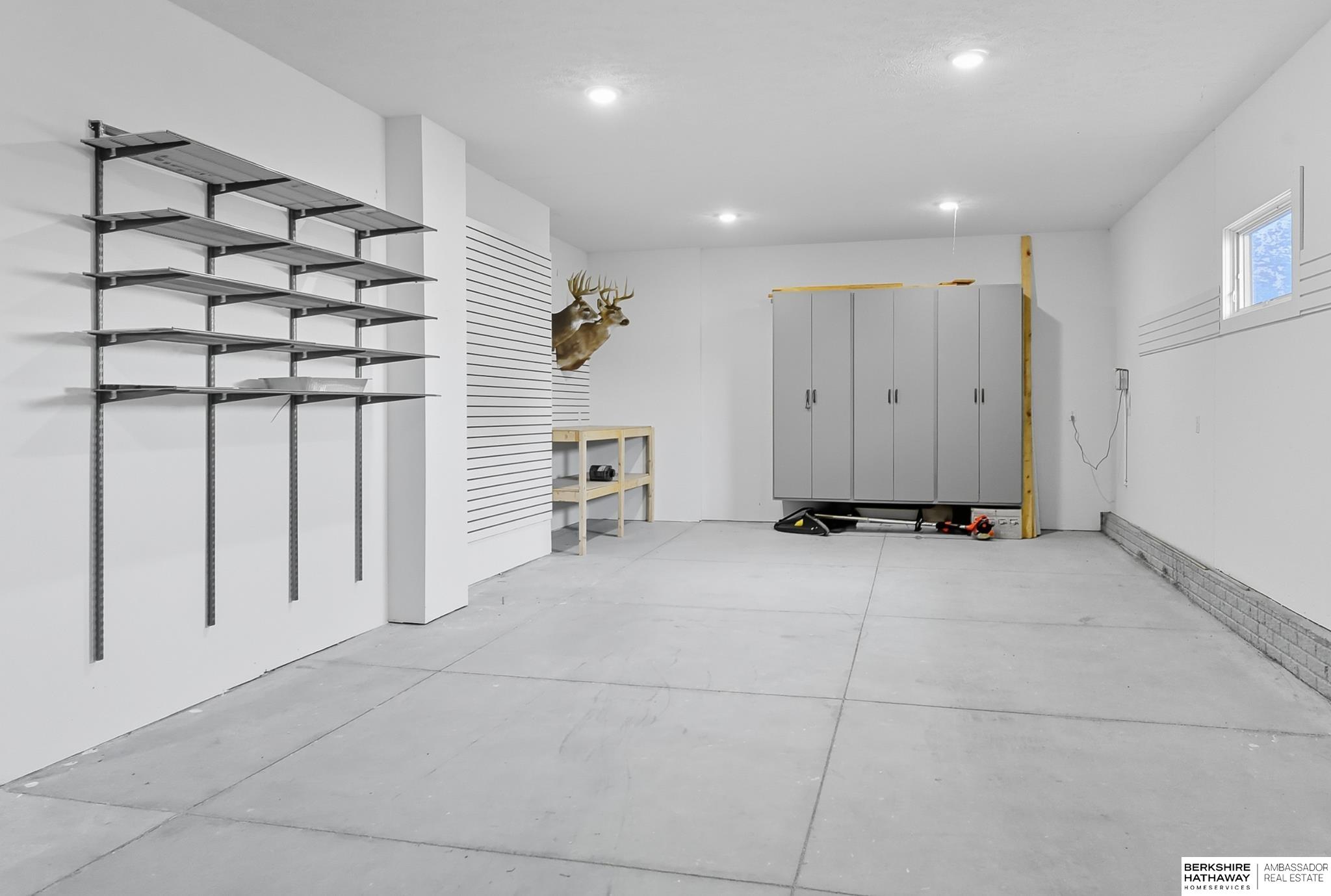 Elkhorn, Nebraska 68022, United States, 4 Bedrooms Bedrooms, ,3 BathroomsBathrooms,Residential,Pending,209250