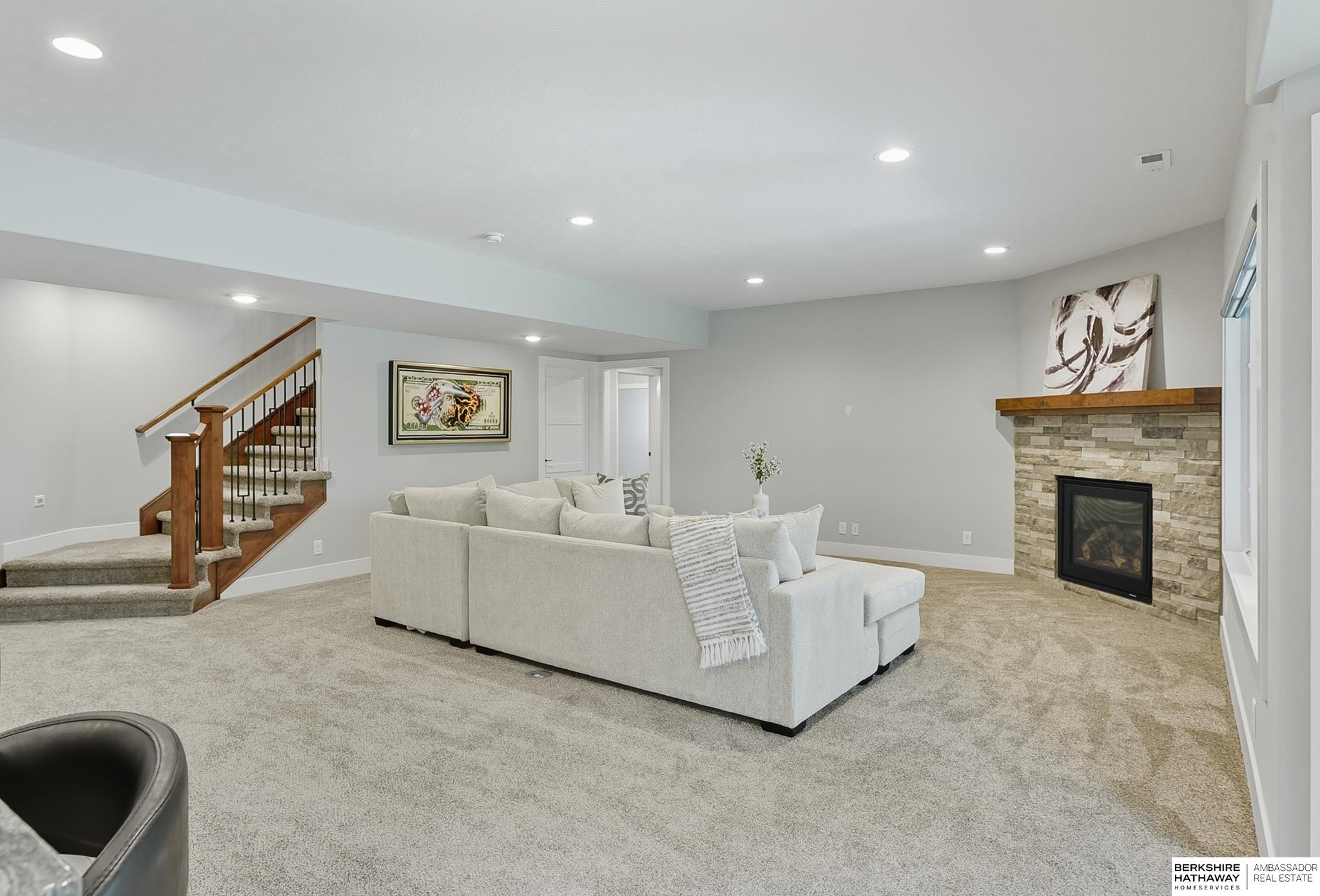 Elkhorn, Nebraska 68022, United States, 4 Bedrooms Bedrooms, ,3 BathroomsBathrooms,Residential,Pending,209250