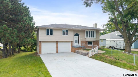 Photo of 5235 N 96Th Street, Omaha, NE 68134 (MLS # 22629277)