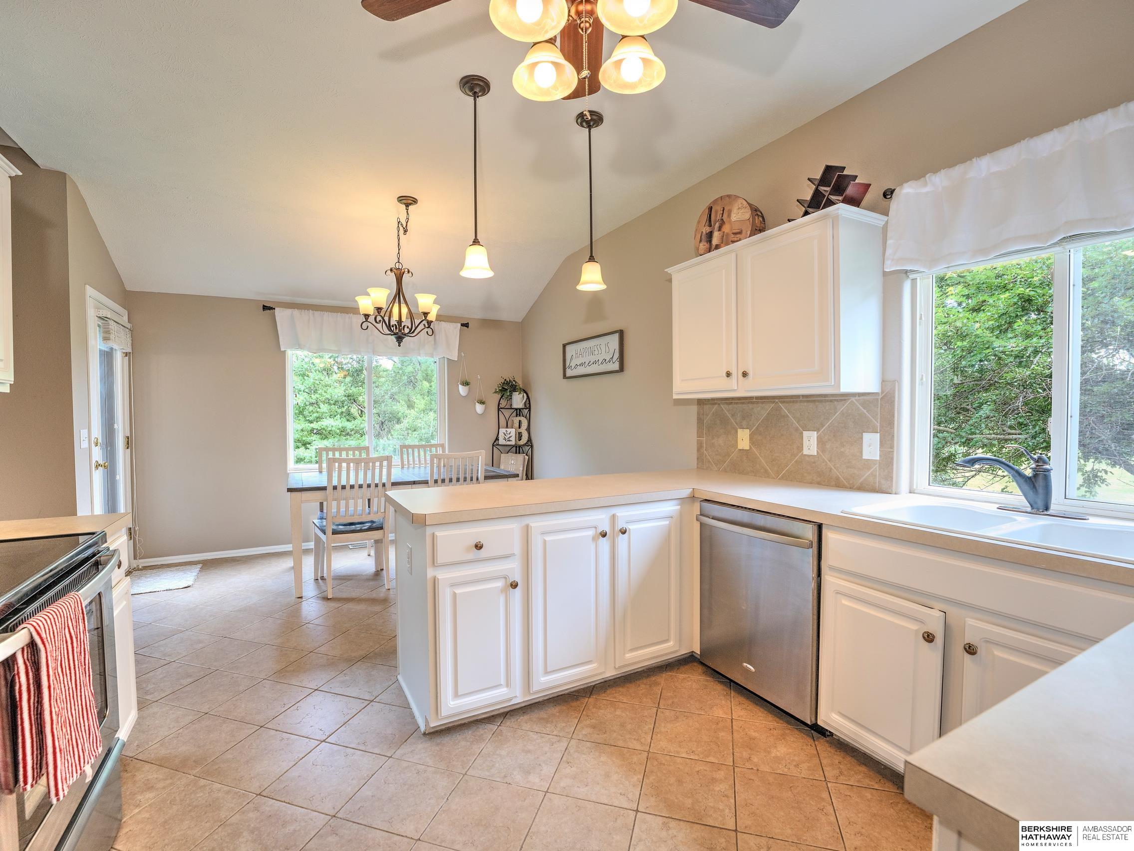 Omaha, Nebraska 68135, United States, 4 Bedrooms Bedrooms, ,3 BathroomsBathrooms,Residential,Active,159062