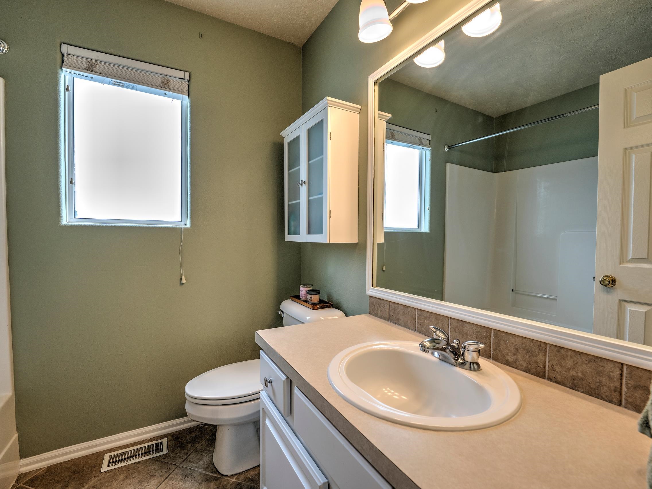 Omaha, Nebraska 68135, United States, 4 Bedrooms Bedrooms, ,3 BathroomsBathrooms,Residential,Active,159062