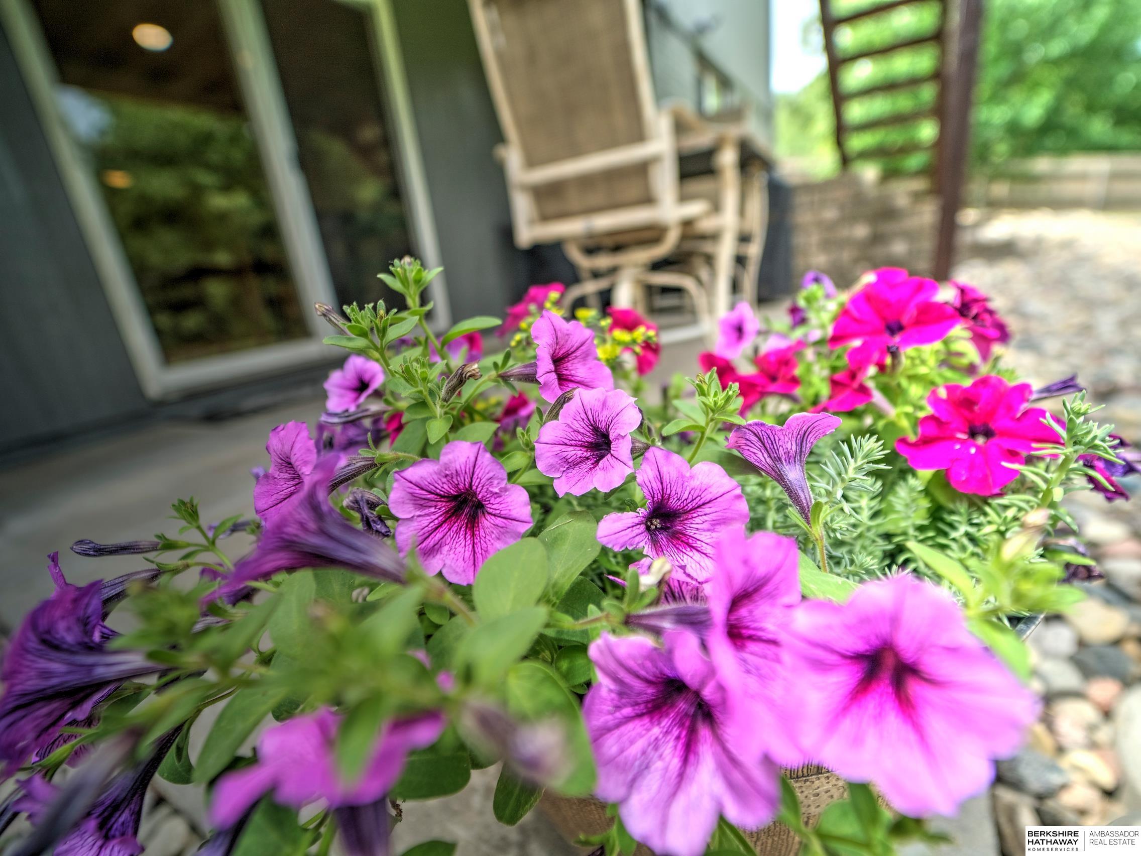 Omaha, Nebraska 68135, United States, 4 Bedrooms Bedrooms, ,3 BathroomsBathrooms,Residential,Active,159062