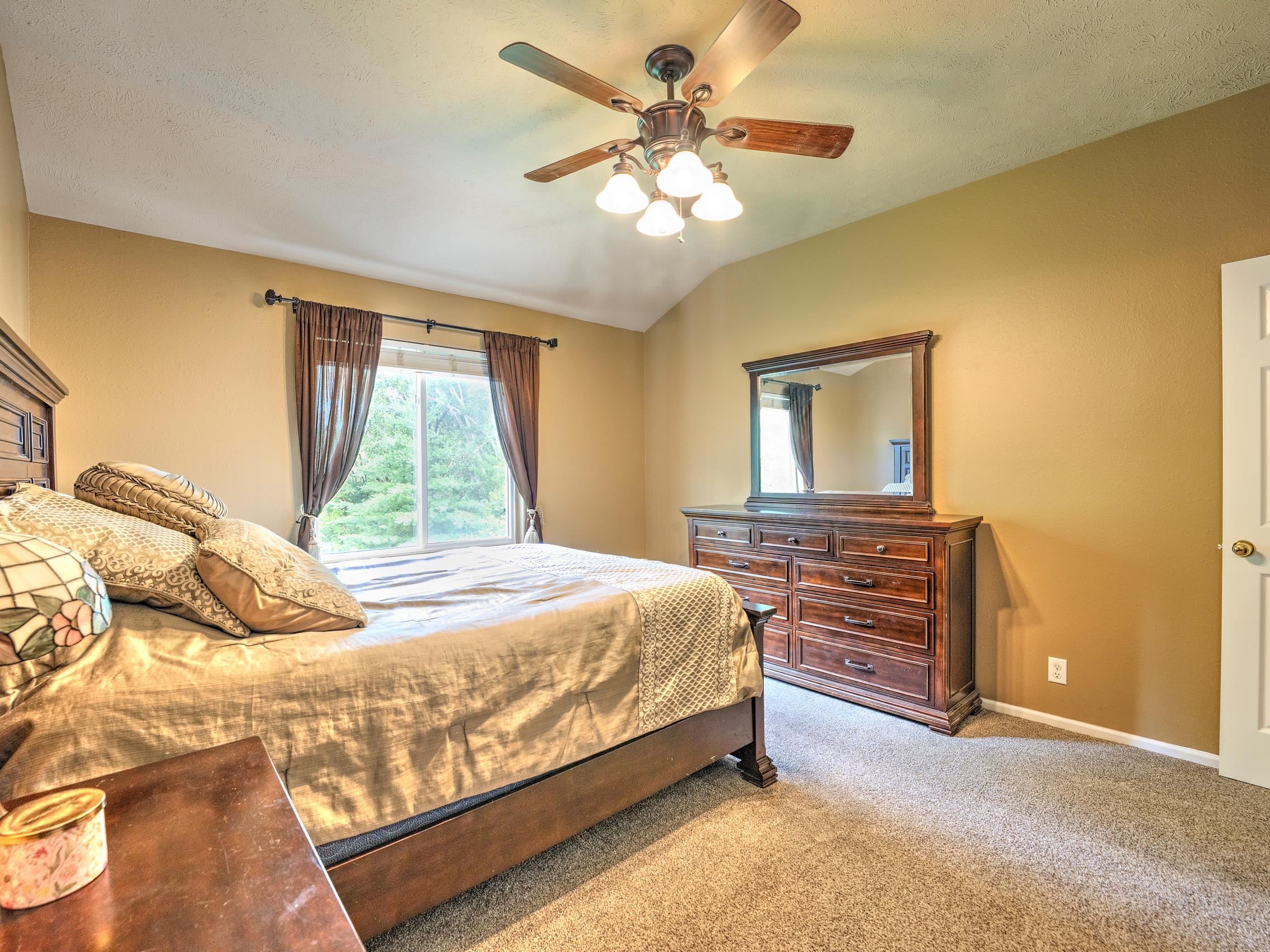 Omaha, Nebraska 68135, United States, 4 Bedrooms Bedrooms, ,3 BathroomsBathrooms,Residential,Active,159062