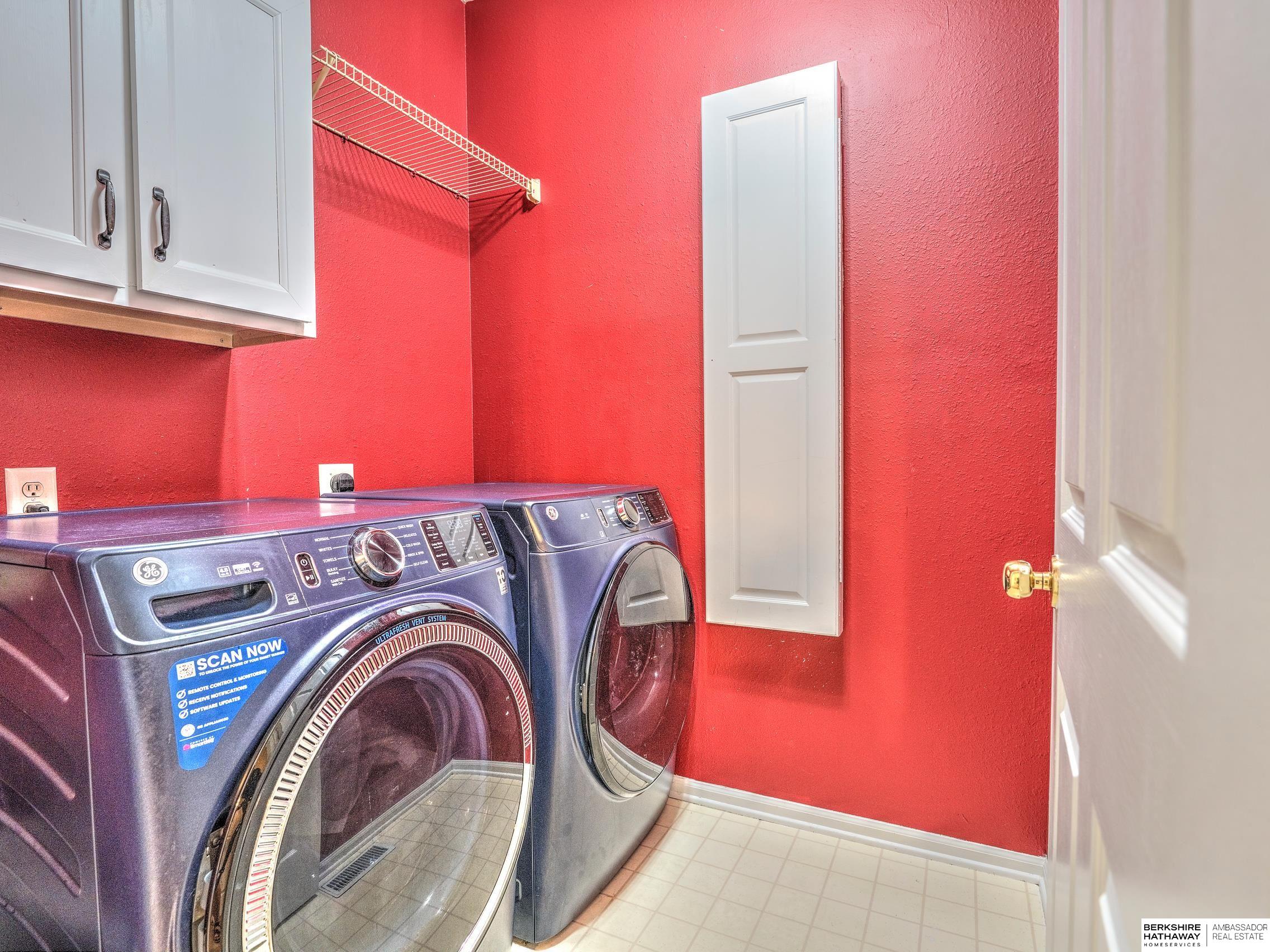 Omaha, Nebraska 68135, United States, 4 Bedrooms Bedrooms, ,3 BathroomsBathrooms,Residential,Active,159062