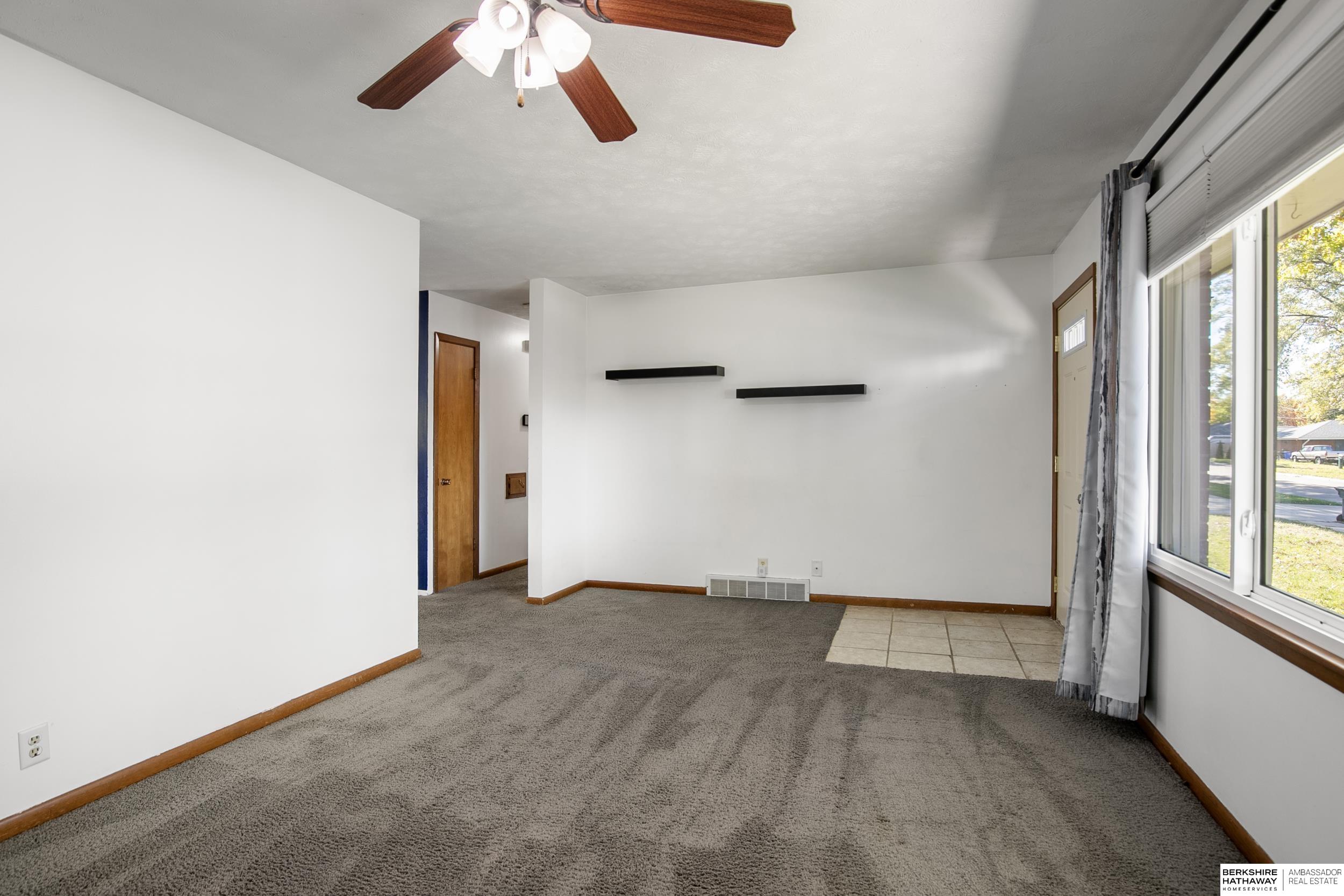 Lincoln, Nebraska 68505, United States, 4 Bedrooms Bedrooms, ,2 BathroomsBathrooms,Residential,Active,239428