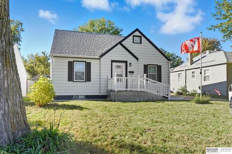 Photo of 2604 Jackson Street, Bellevue, NE 68005 (MLS # 22533203)