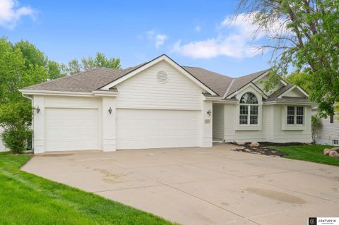 Photo of 16650 Redwood Street, Omaha, NE 68136 (MLS # 22613902)