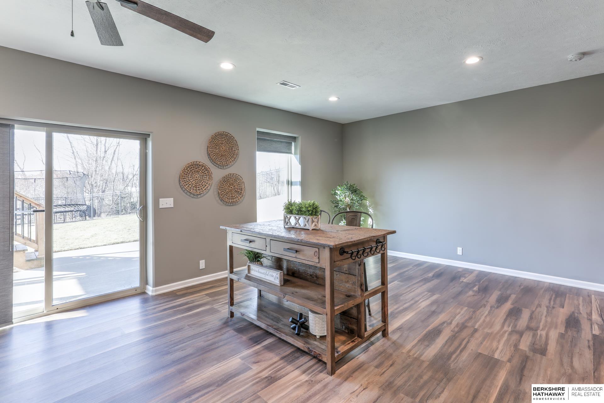 Omaha, Nebraska 68135, United States, 4 Bedrooms Bedrooms, ,3 BathroomsBathrooms,Residential,Active,256794