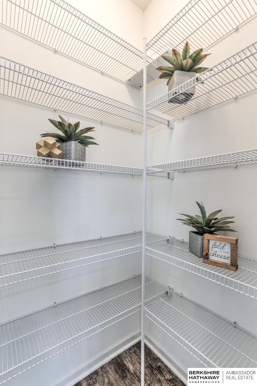 Omaha, Nebraska 68135, United States, 4 Bedrooms Bedrooms, ,3 BathroomsBathrooms,Residential,Active,256794