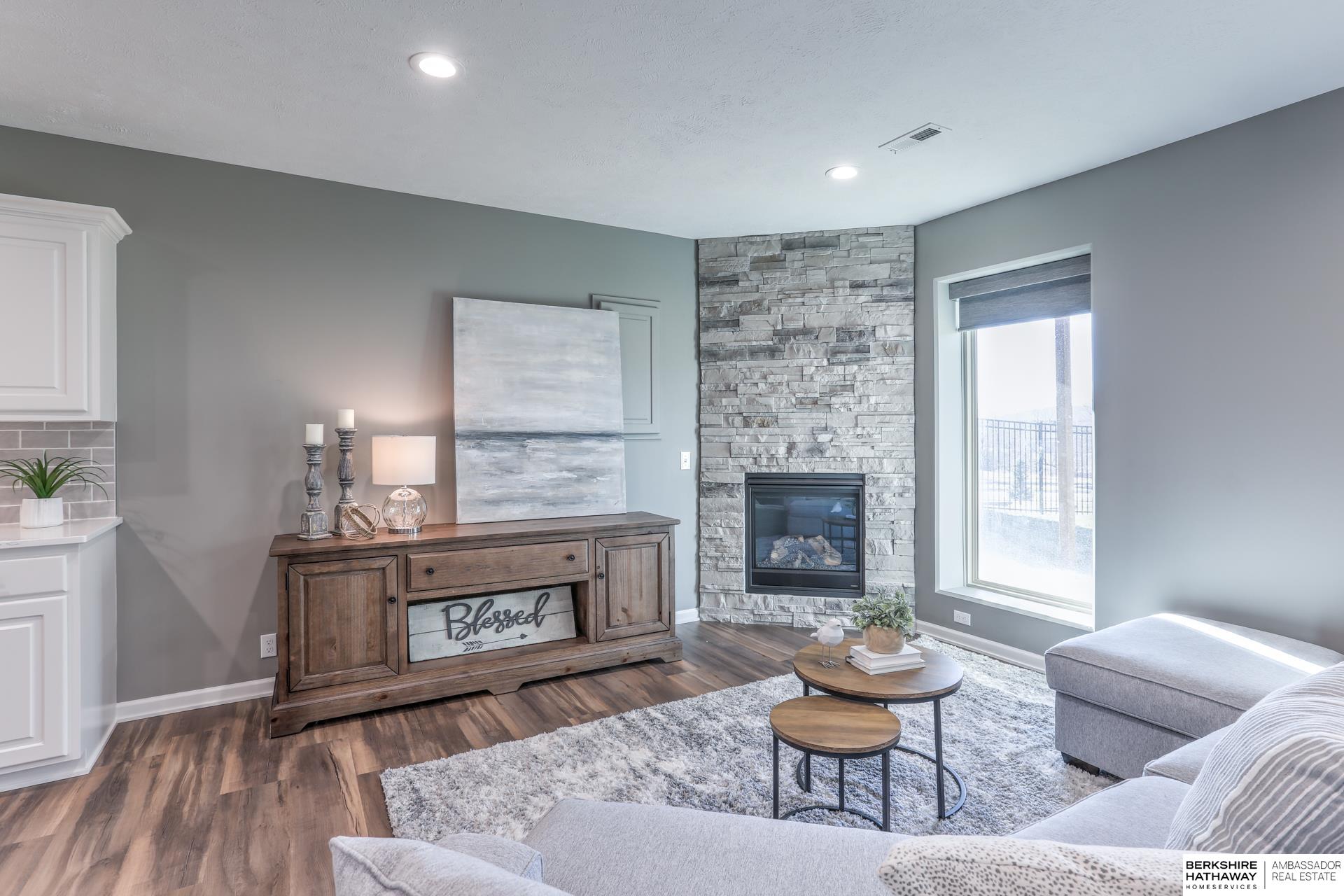 Omaha, Nebraska 68135, United States, 4 Bedrooms Bedrooms, ,3 BathroomsBathrooms,Residential,Active,256794