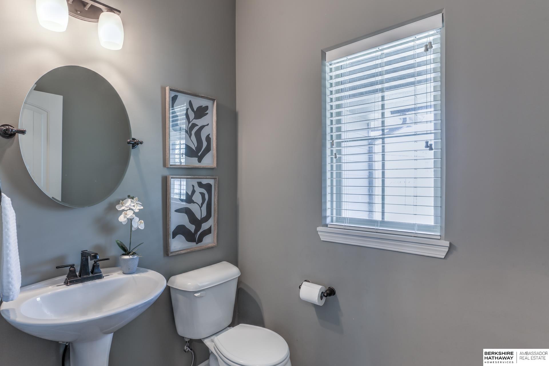 Omaha, Nebraska 68135, United States, 4 Bedrooms Bedrooms, ,3 BathroomsBathrooms,Residential,Active,256794